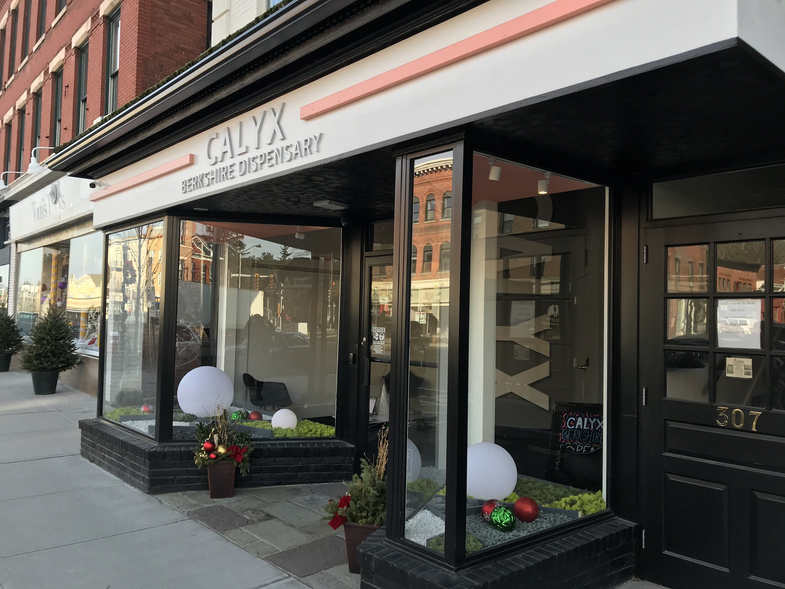 About — Calyx Berkshire Dispensary