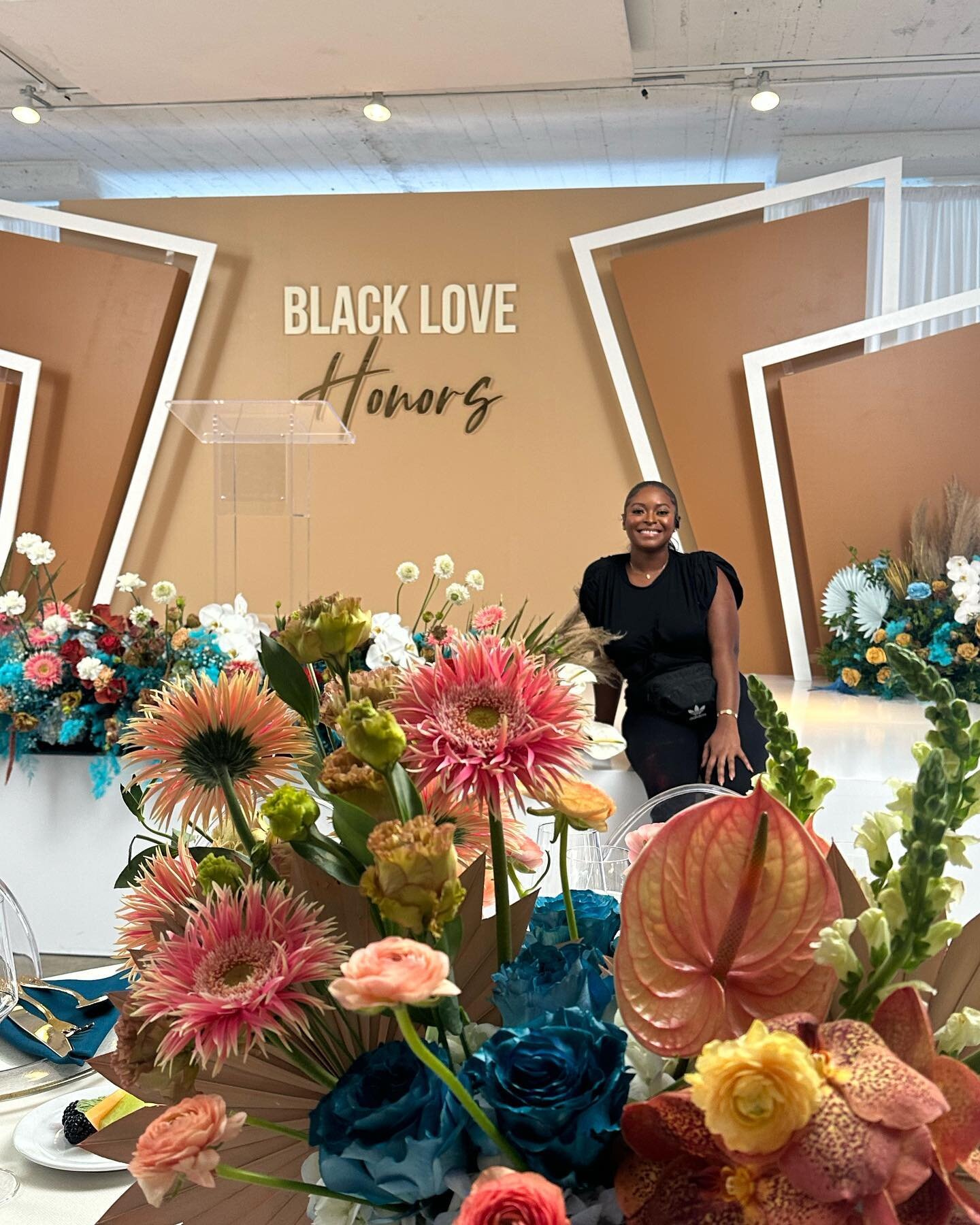 Still one of my favorites with @lenoiragency.la and @preferred_projects 💐💐💐 Absolutely love working with this team!!! #blacklove #blacklovehonors #privateevents