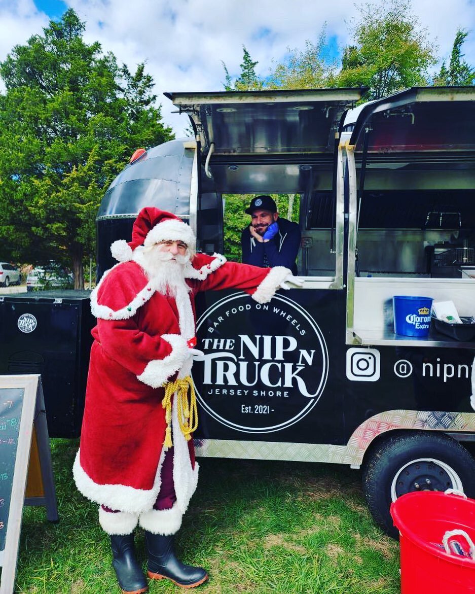 Santa&rsquo;s already co-conspiring with us about holiday parties.  Get on your guests&rsquo; nice lists this season by serving them Nip N Tuck&rsquo;s naughty list food at your holiday party!  Email us at truck@nipntuck.bar for menus and pricing!