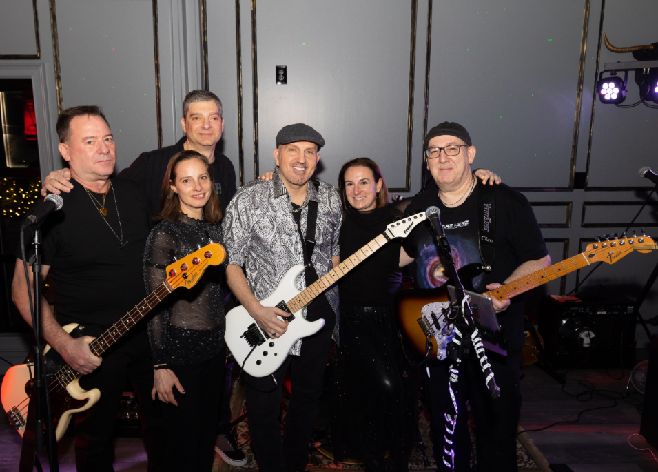 Cozmix (outside weather permitting) Live at Nip-N-Tuck Bar &amp; Grill