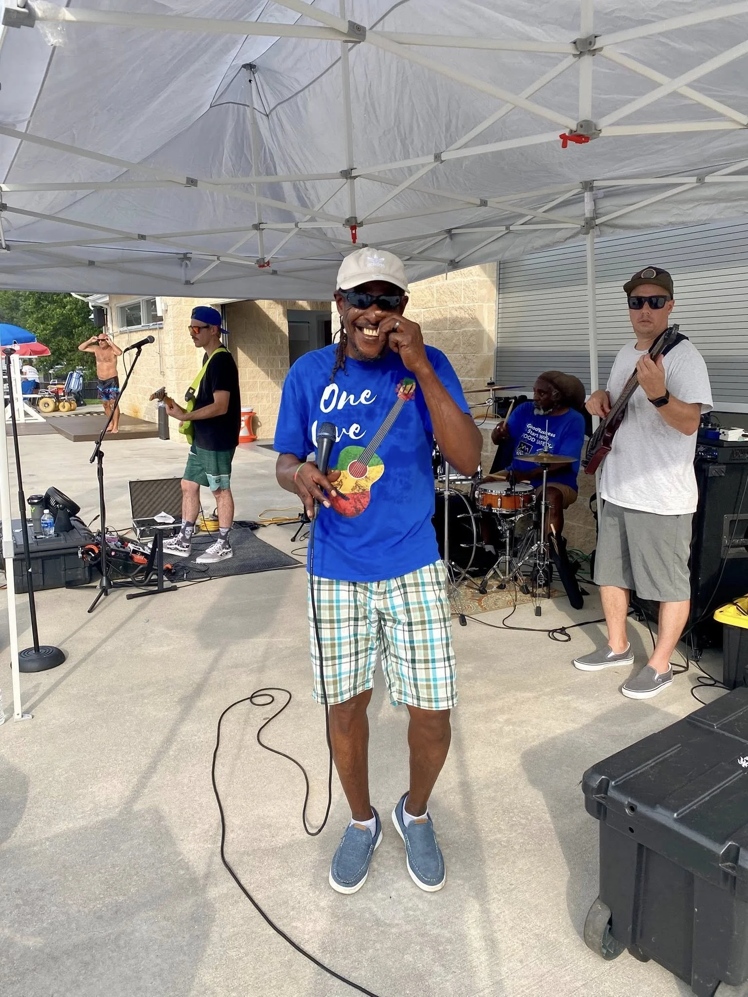 Random Test Live at Nip-N-Tuck Bar &amp; Grill