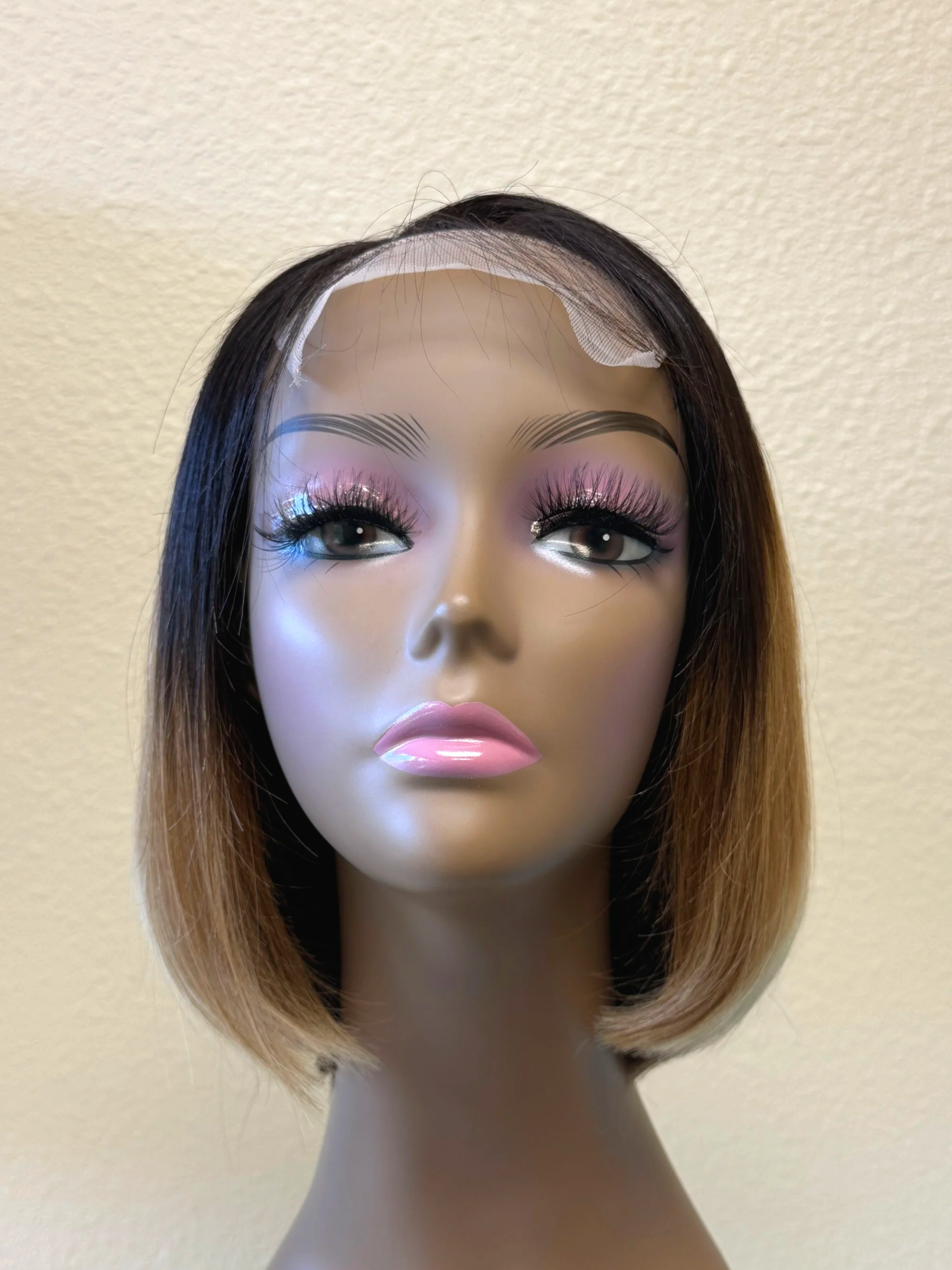 Blonde+Ombre%CC%81+Bob+Human+Hair+Wig+%E2%80%93+Front+View.png