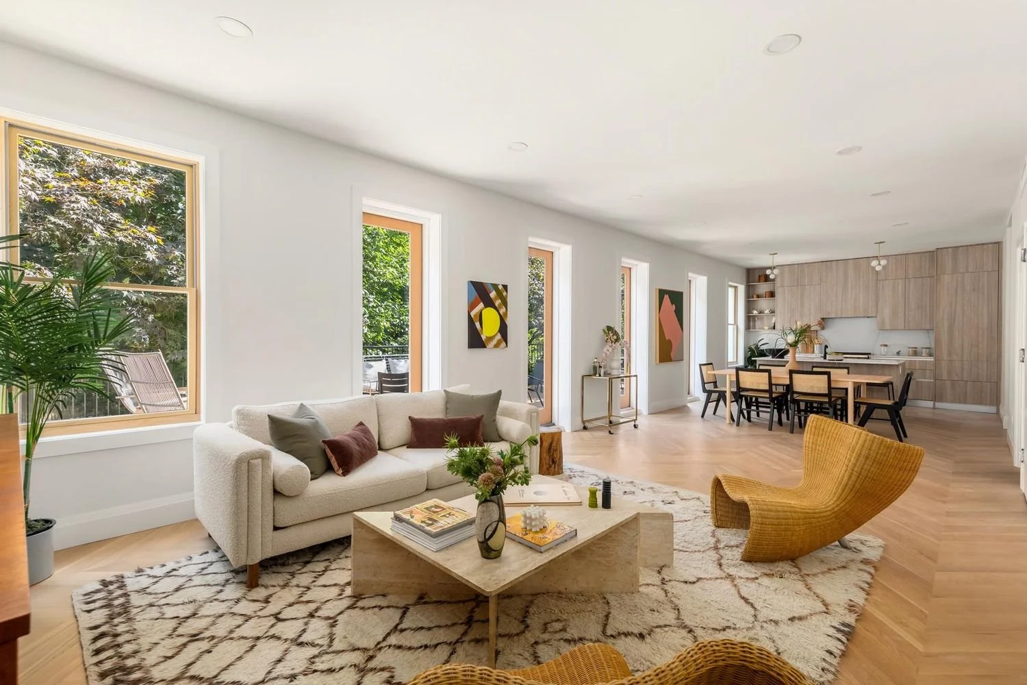 2. 181 caarlton.jpeg