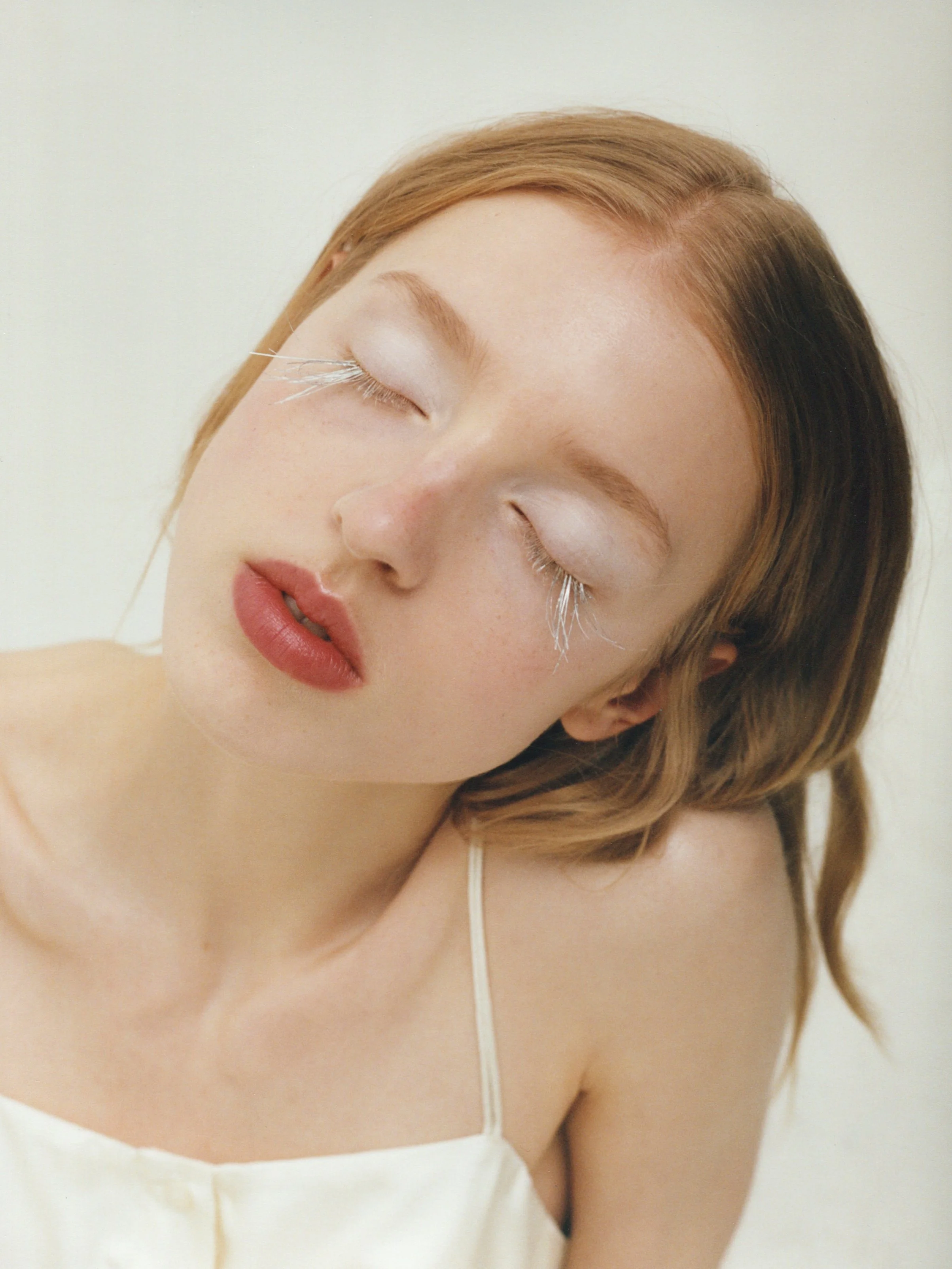 IsabelleHardy_KajsaNauckhoff_L_OfficielAustria_Beauty_Editorial1.jpg