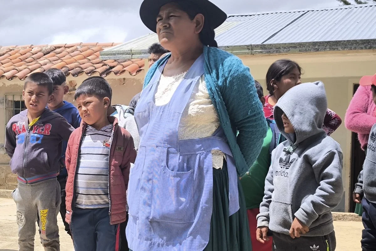 Schoolchildren in San Julián Bajo