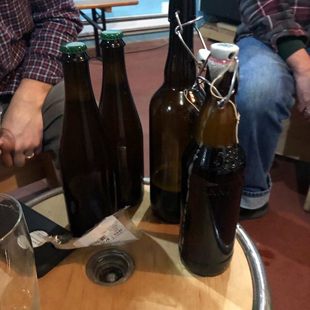 Had an awesome meeting last night with a ton of homebrew from club members!  We had English bitter, mild, and porter, oaked brown lager, American amber, session ipa, and an English barleywine!  Thanks to everyone who brought, and to @rockawaybrewco f