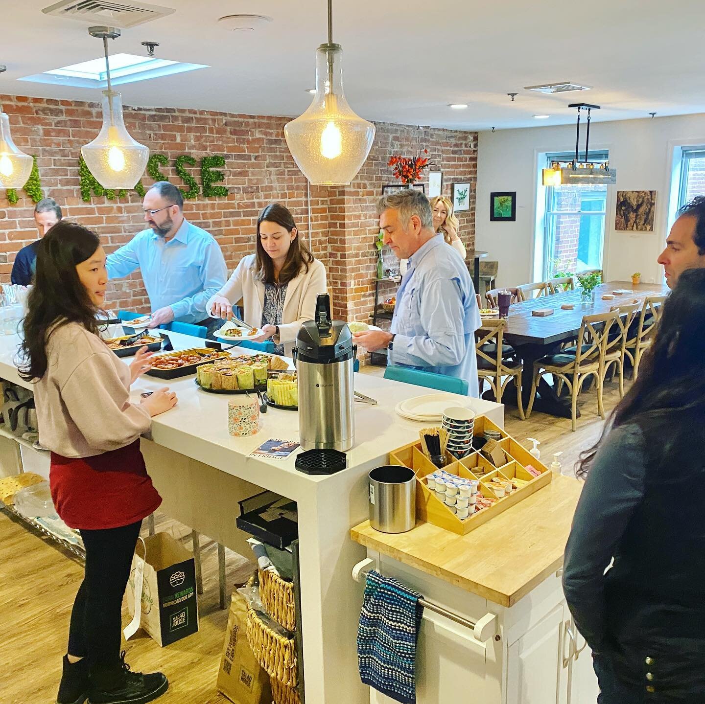 Yesterday we treated all of our members and guests with yet another complimentary lunch! This time from our partner restaurant @thesaladhouse! 🥗 #Yum #MemberPerks #Coworking #MorristownNJ #MemberLunch #Networking