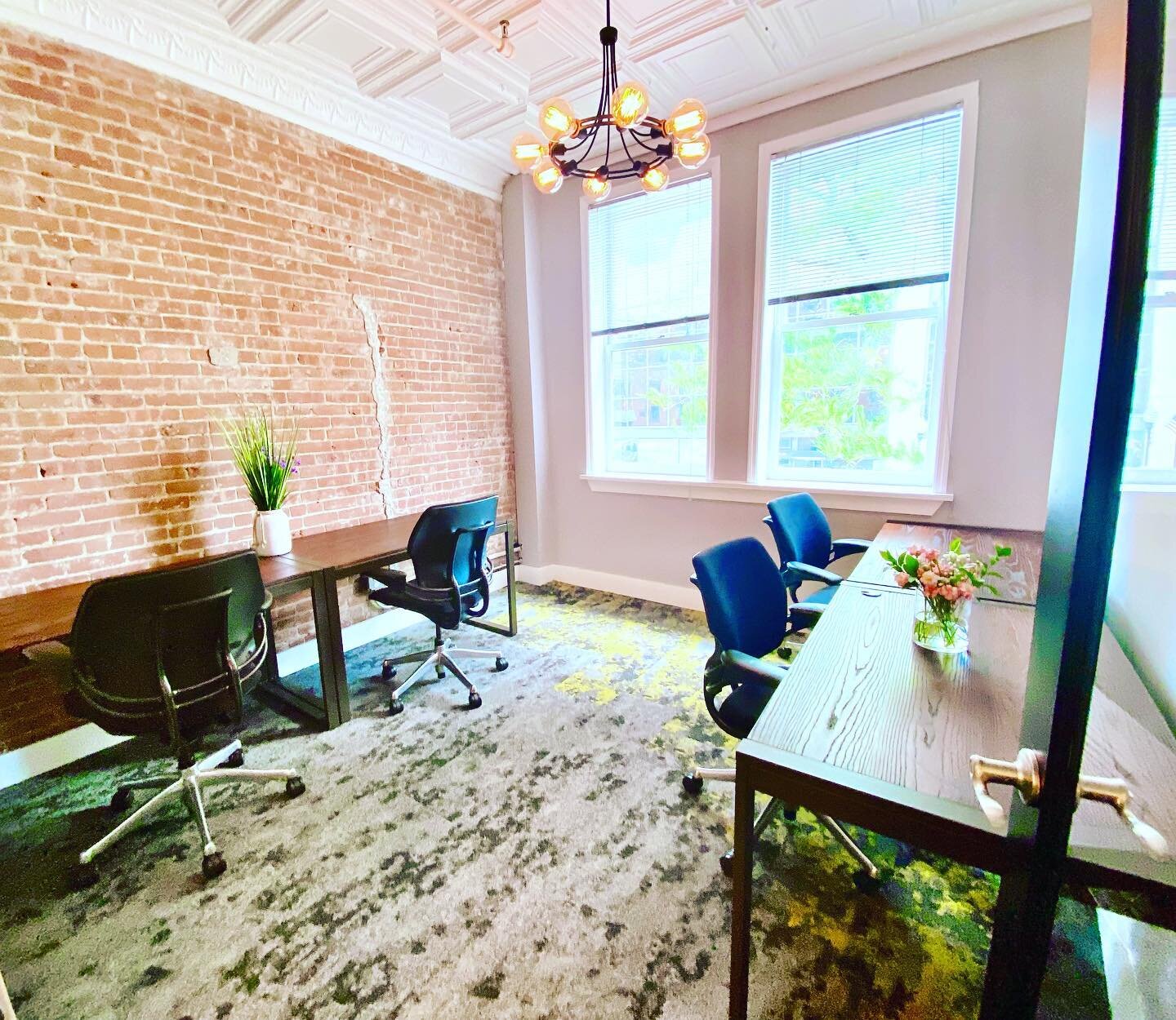 Beautiful 4 person private office with a ton of natural light and a view of downtown Morristown&hellip; available June 1st! Fully furnished with 24/7/365 access, high speed WiFi, and all utilities included 💪✅ Message us to schedule a tour! #Coworkin