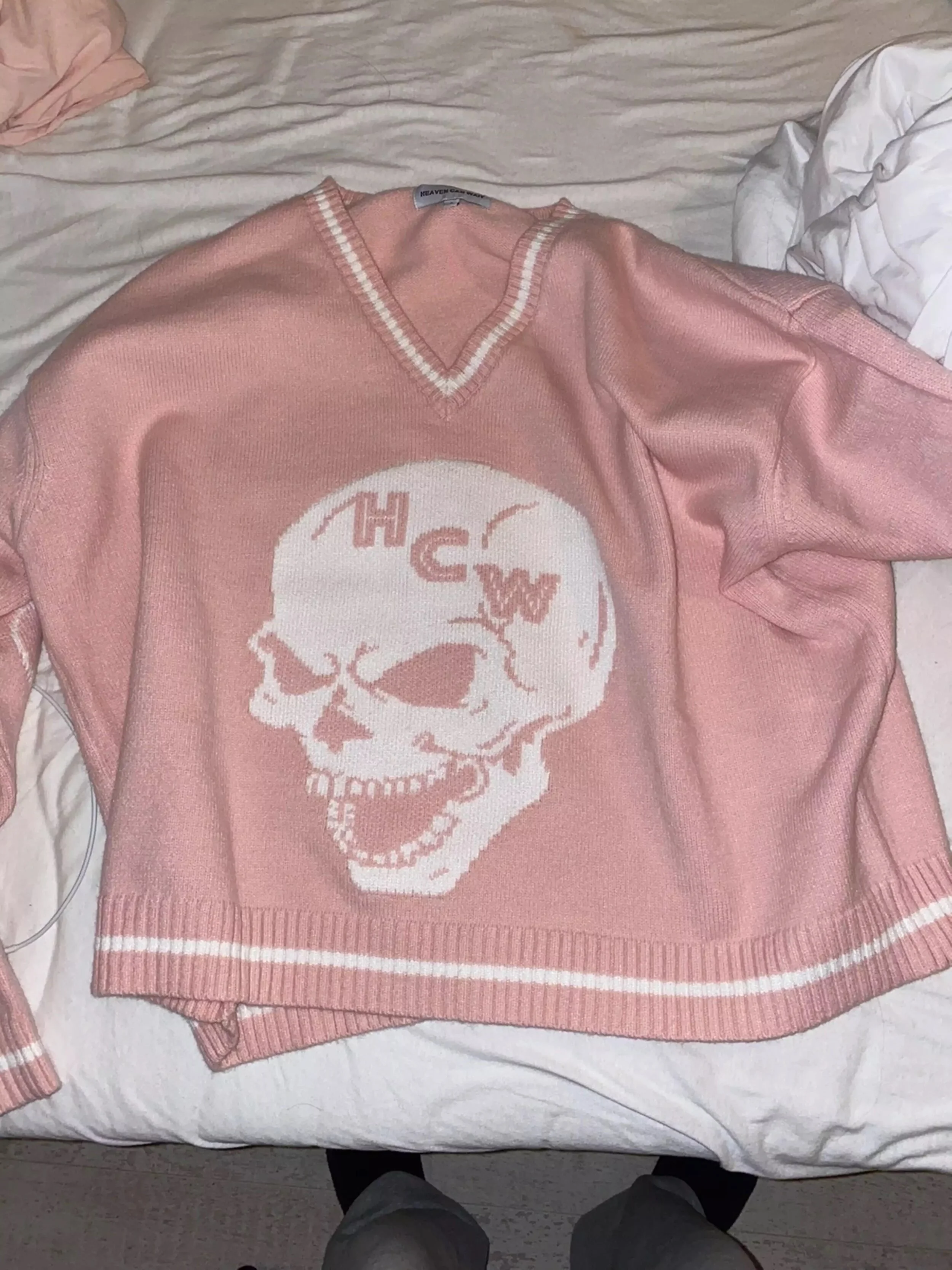 hcw skull sweater