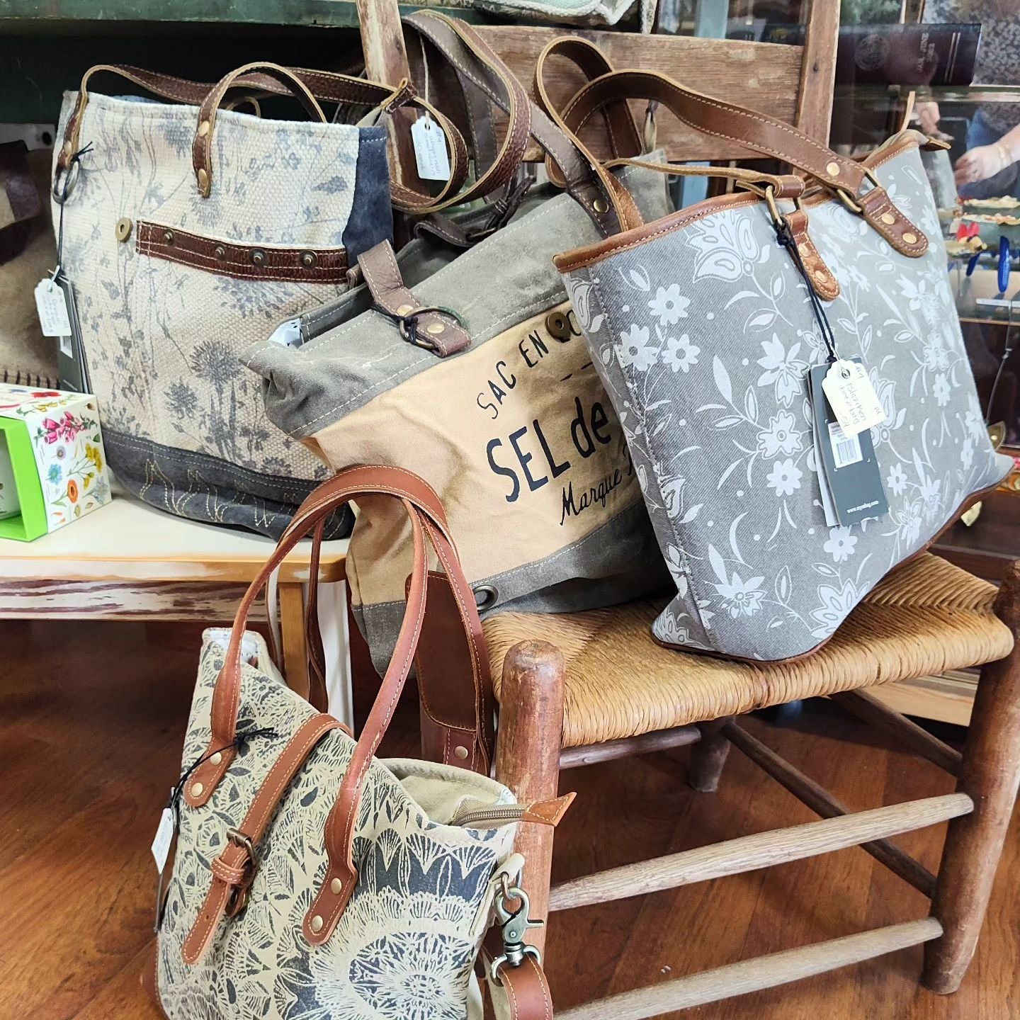 Myra bags are in! Just in time for Mother's Day! A great selection of bags to choose from. Don't forget teacher appreciation is coming up too. The Garage on 25 has lots of great gift ideas for mom , teachers and anyone on your gift list. Can't decide