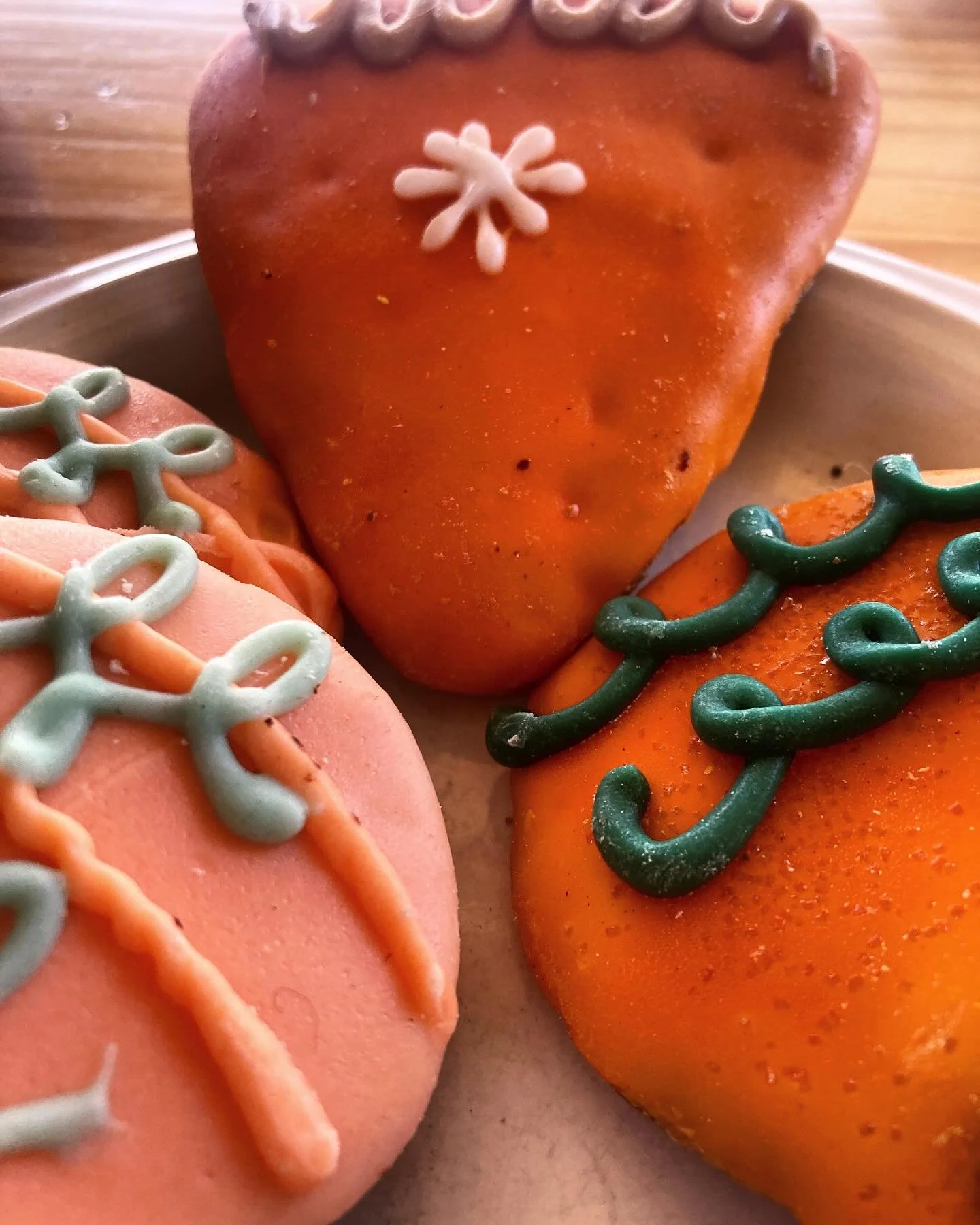 Thanksgiving is Thursday!!! 
Have you wanted to share your pumpkin pie with your furry friend but you just weren&rsquo;t sure how it would come out the other end?!? Well look no further because  I&rsquo;ve got you covered!. Not the real thing but the