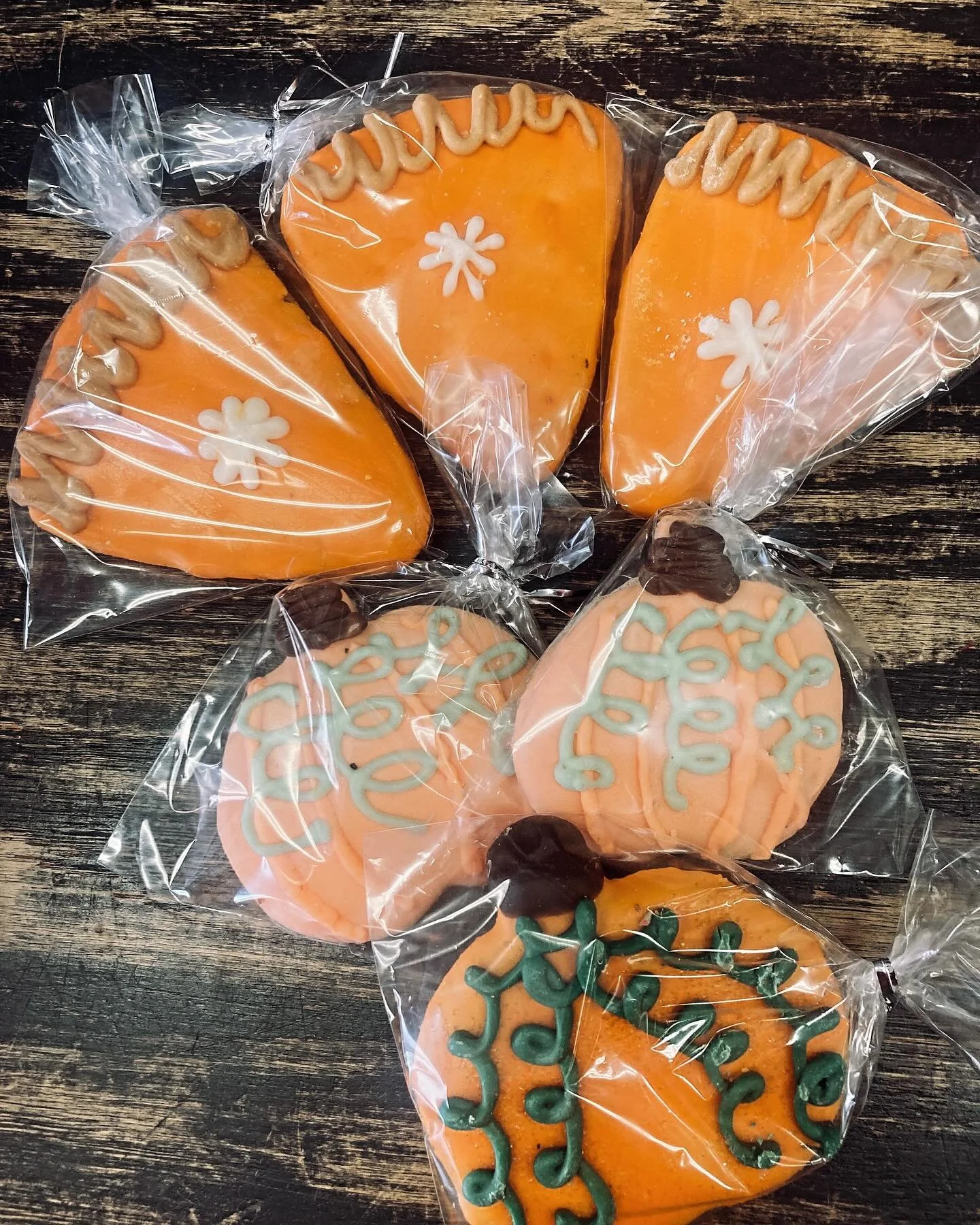 These beauties are located on the counter @thegarageon25 
Please don&rsquo;t forget your friends with fur, they will never forgive you😉😘