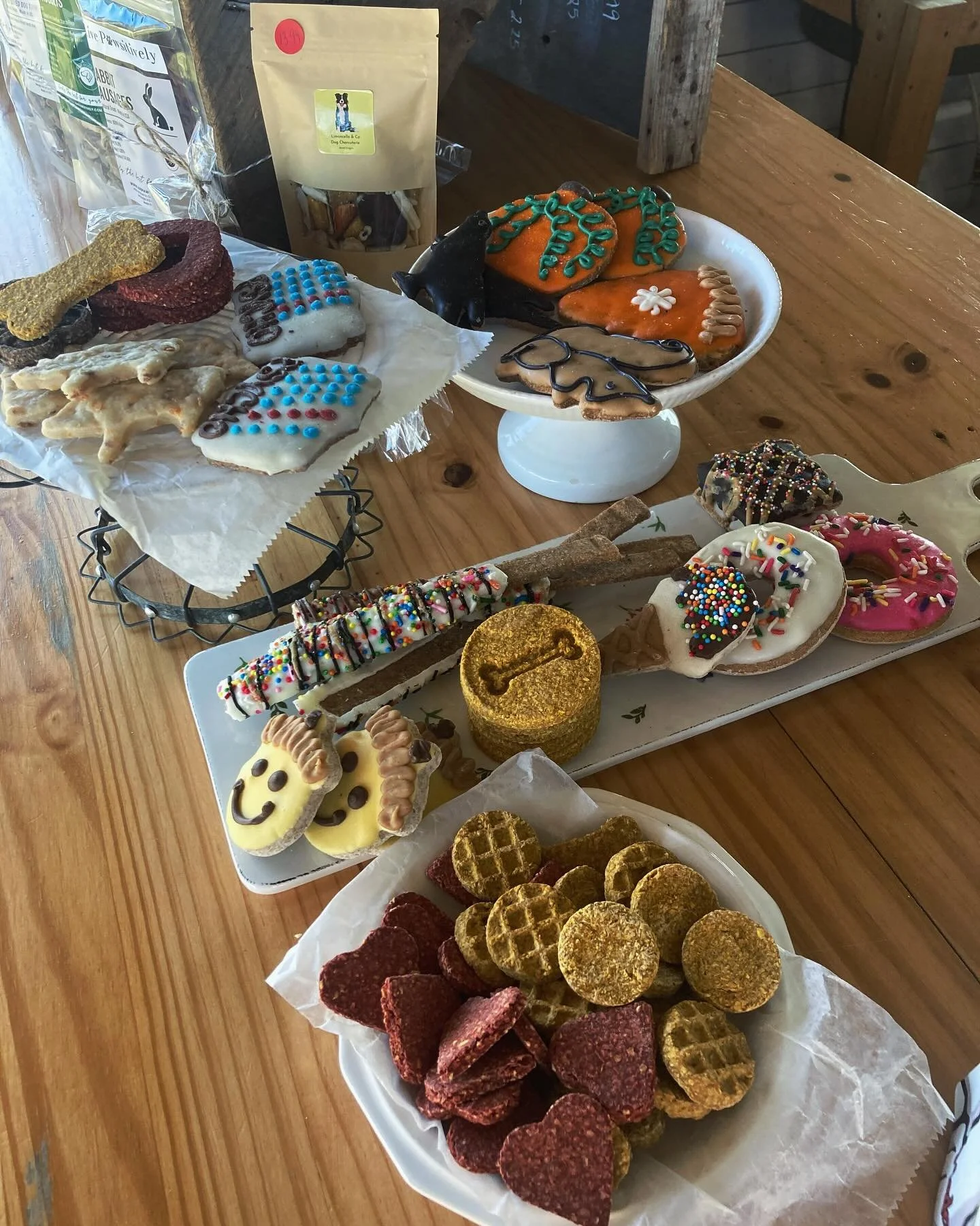 Guys&hellip;. This is how it&rsquo;s done

Tell your humans I have ALL the treats and then proceed to lead them outside towards the car&hellip; pretend you have to pee or something&hellip;&hearts;️
Once there fake a limp, don&rsquo;t worry it&rsquo;s