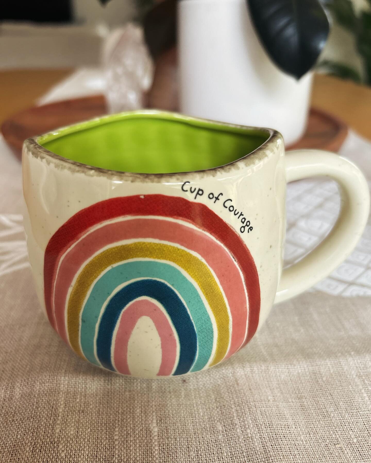 When I visited my oldest friend in Port Douglas recently she bought these mugs from a lovely home wares and gift shop.
When she brought them home I would drink my morning cacao from them and I knew I had to buy some for myself. 

They are designed to