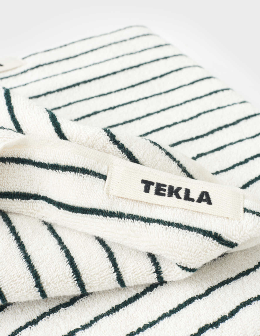 Tekla håndkle - 699,- Mjukt og fjongt håndkle.