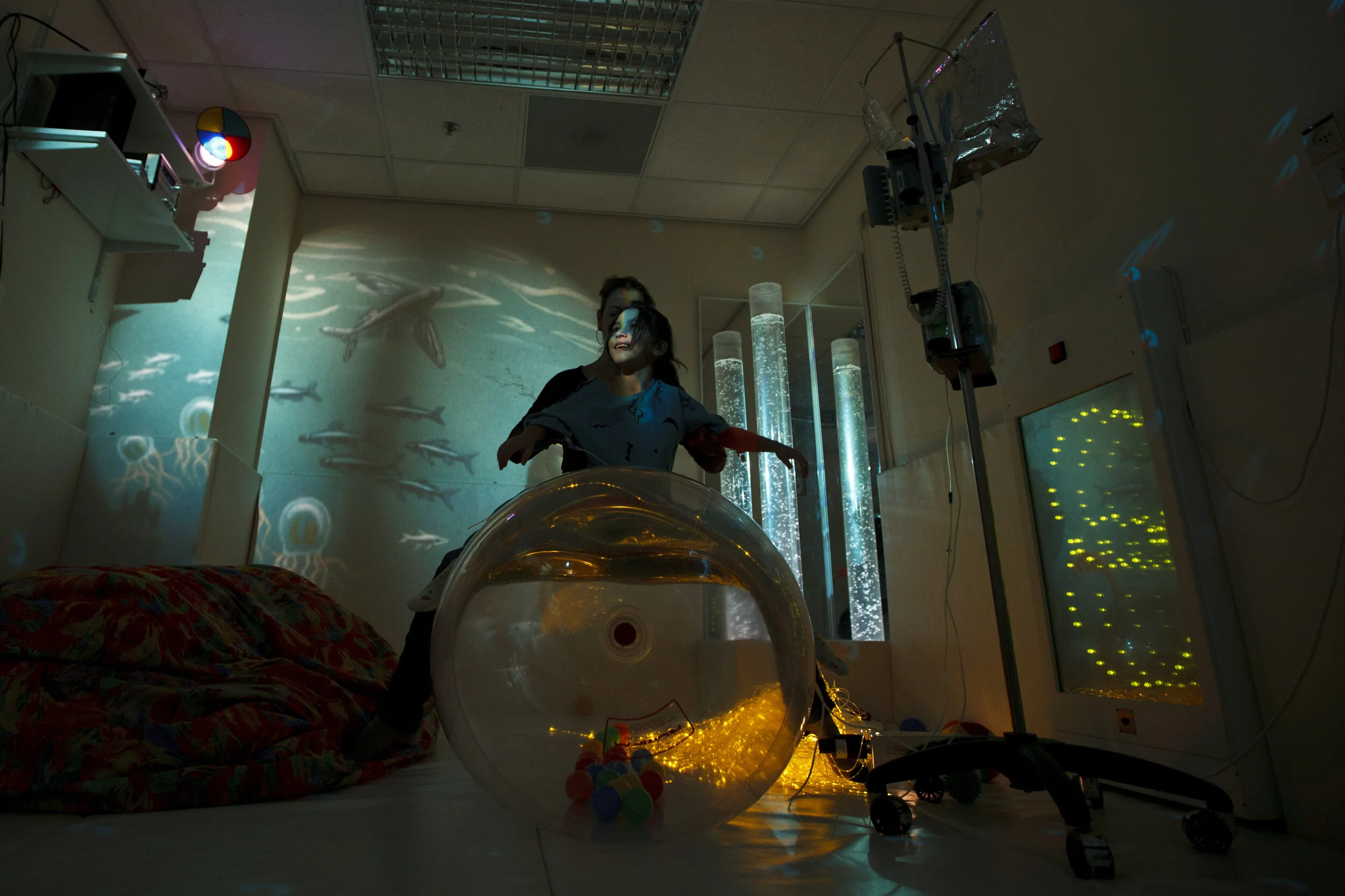 The Snoezelen  Shira visits the Snoezelen before her operation to reduce fear, anxiety and pain.  Heartbeat  © Photo by Ziv Koren