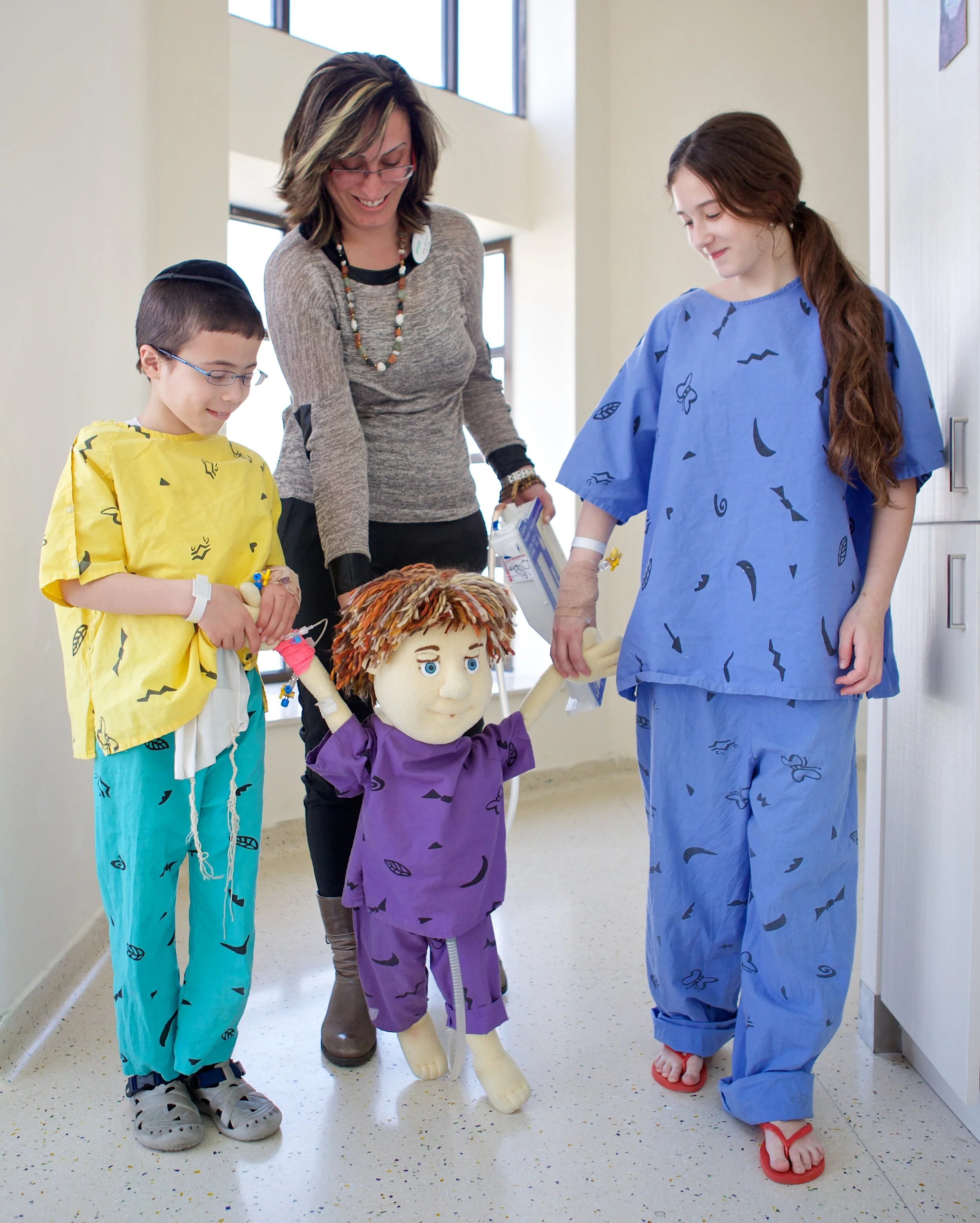 פיג'מות ובובה.jpg