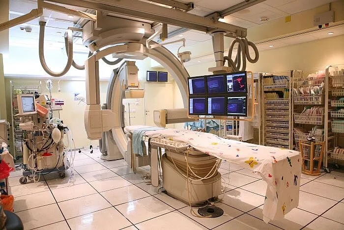 חדר צנתורים נוסף