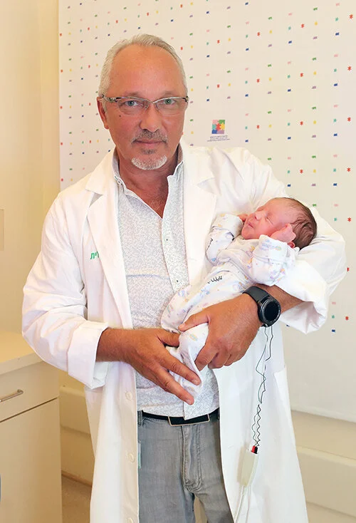 Minimal Invasive Surgery in 2.5kg Newborn