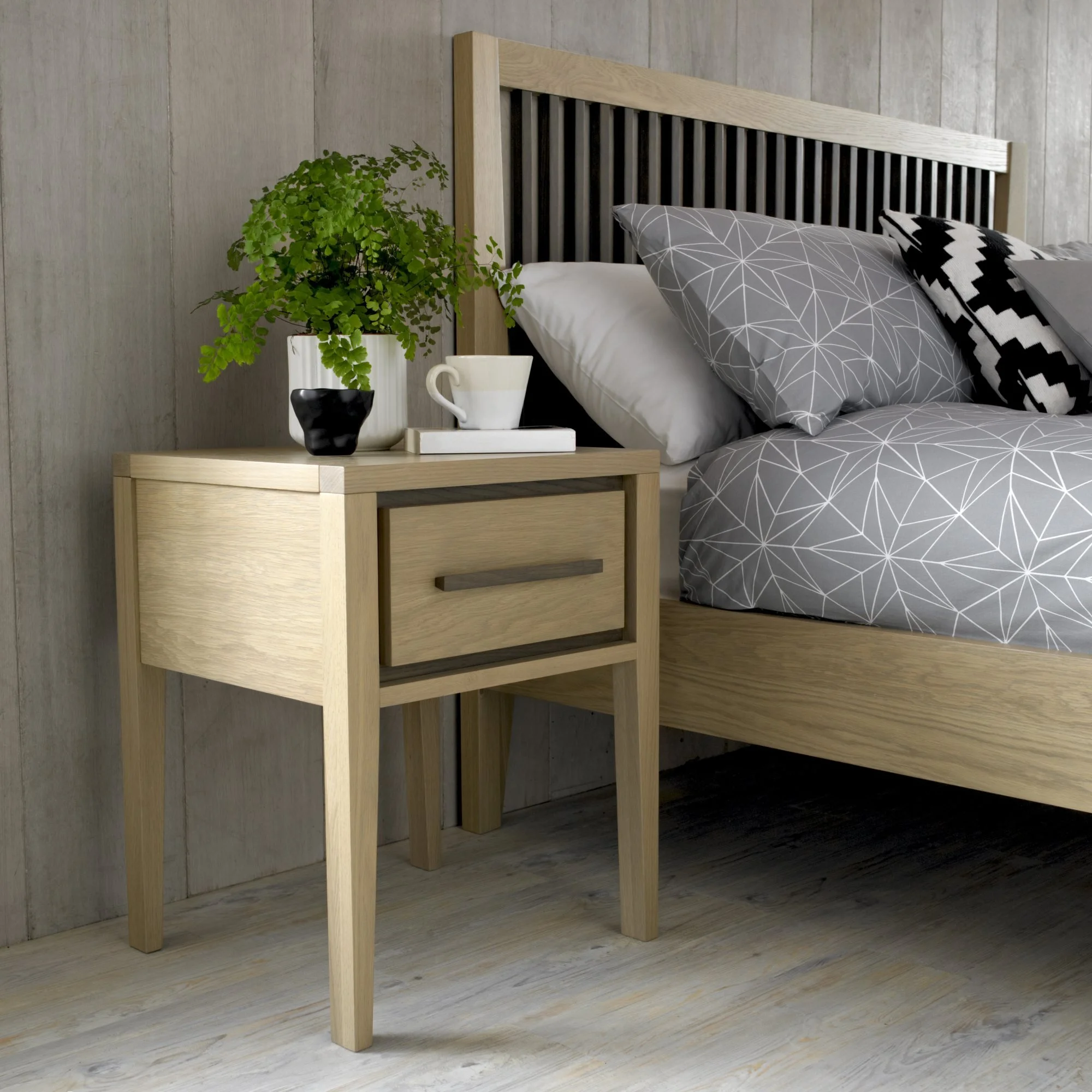 Rimini 1 Dwr Bedside