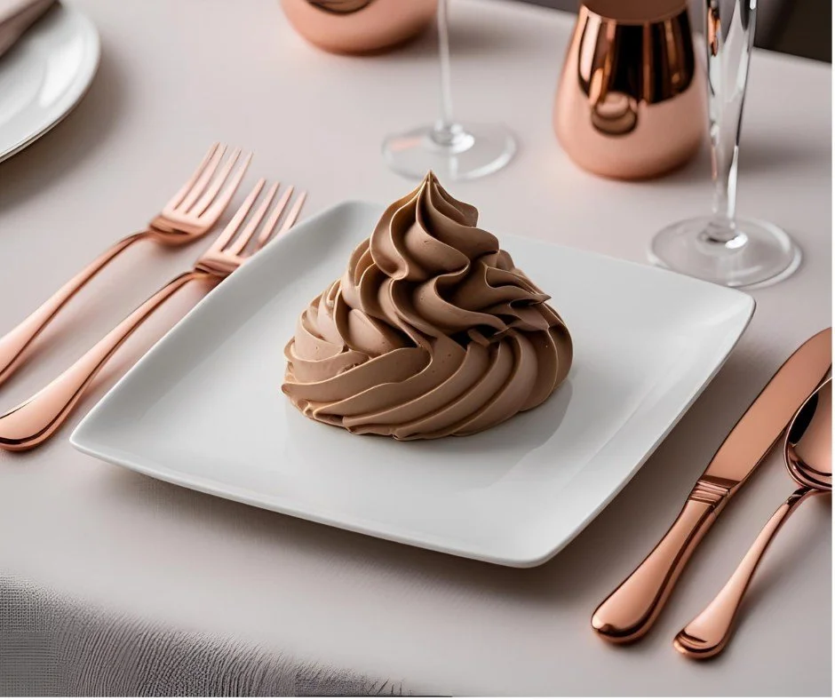 Rose gold flatware makes every table shine. It&rsquo;s soft, warm, and looks so good next to chocolate tones&mdash;like a rich chocolate mousse! Not only is it a sweet dessert, but the color looks amazing with rose gold. Together, they make your tabl