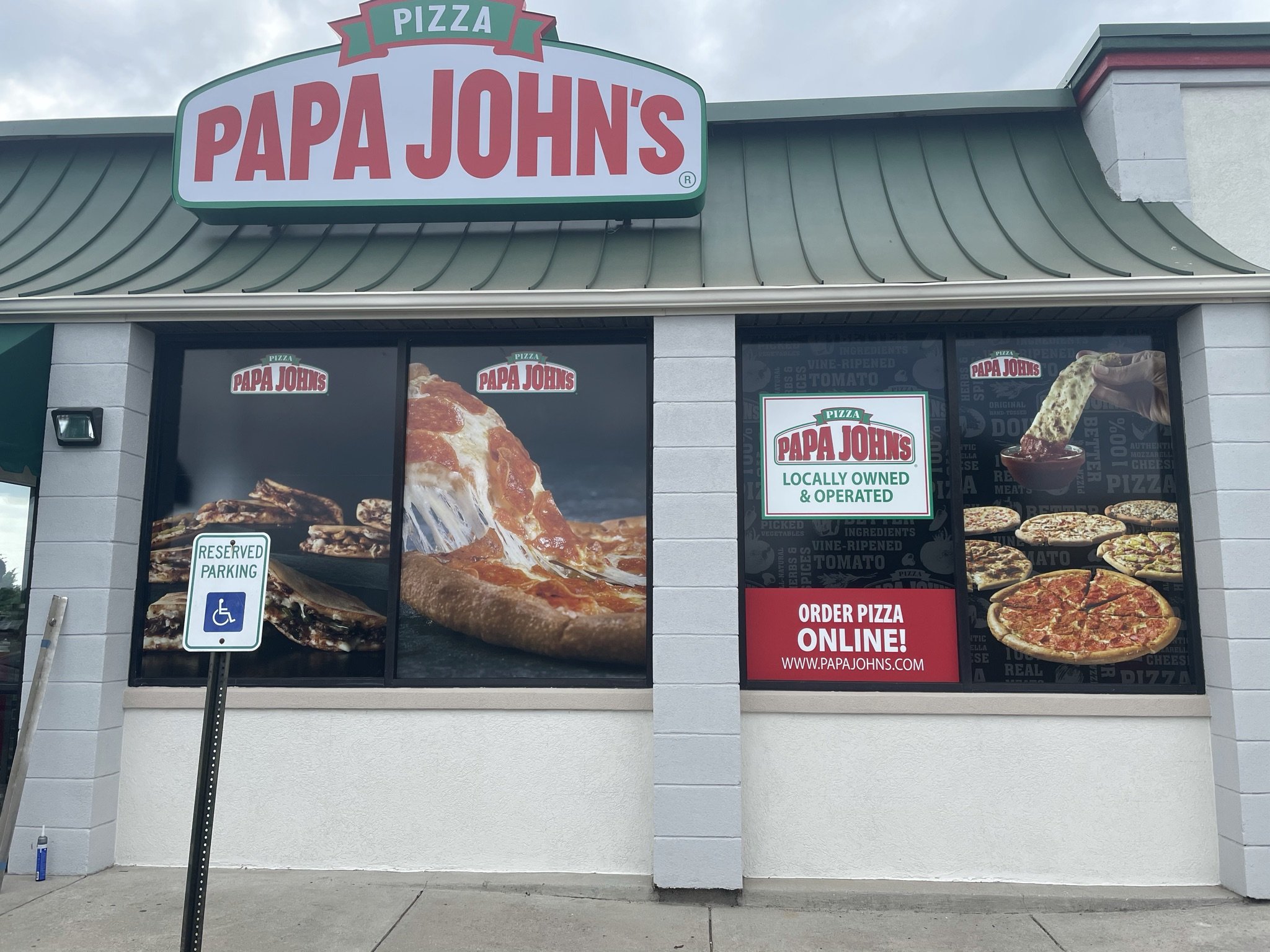 Wrappermike Papa Johns Exterior Window Graphics.JPEG