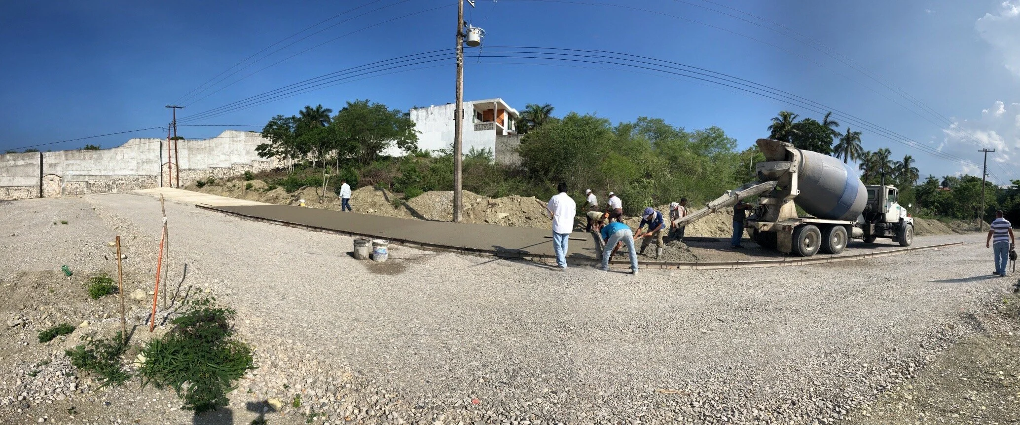 OFRECEMOS NUESTROS PRODUCTOS PARA CARRETERAS, CALLES, EDIFICIOS Y TODO TIPO DE OBRAS DE INFRAESTRUCTURA.