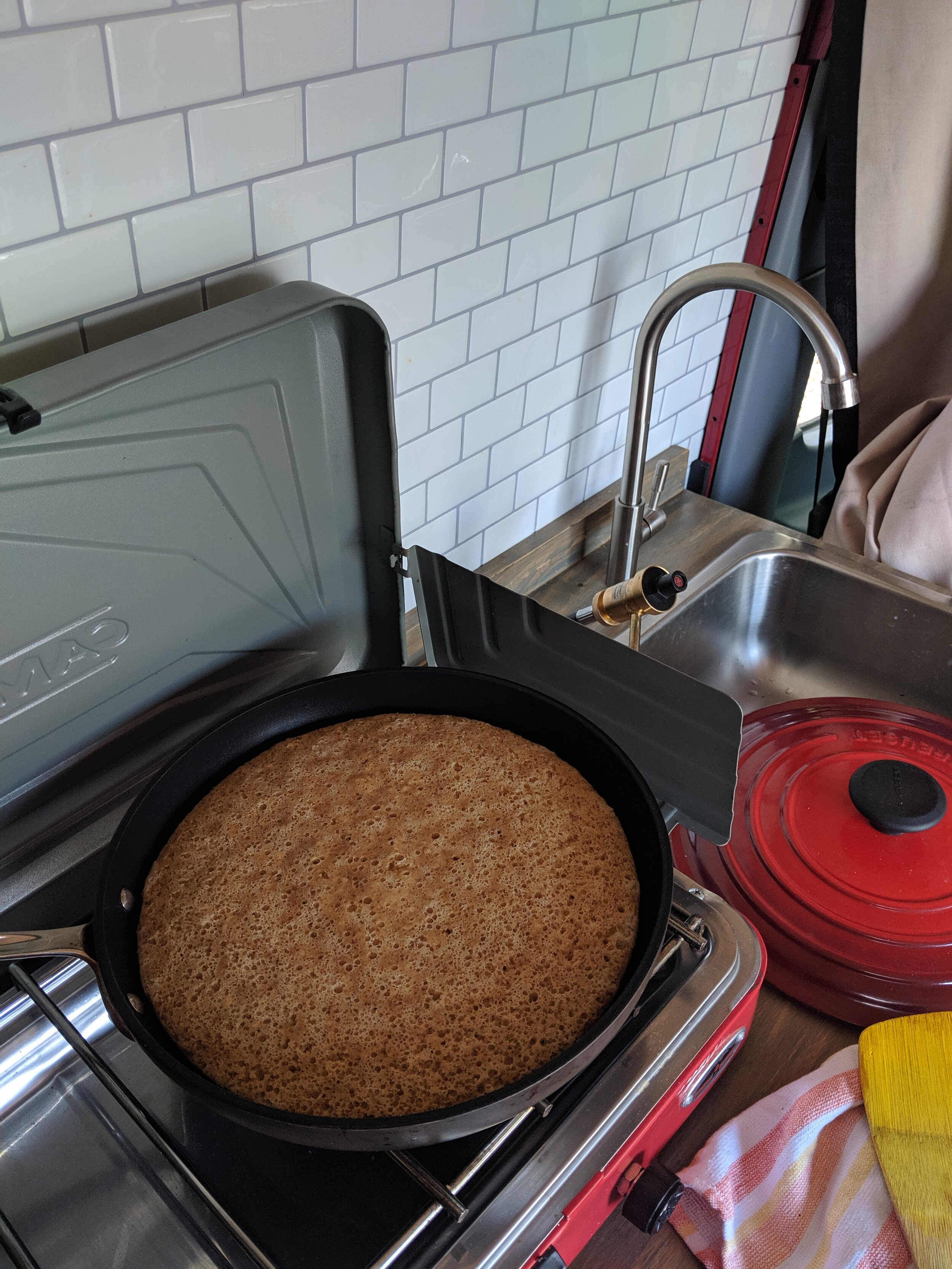 The super easy minimalist way to bake on a stovetop