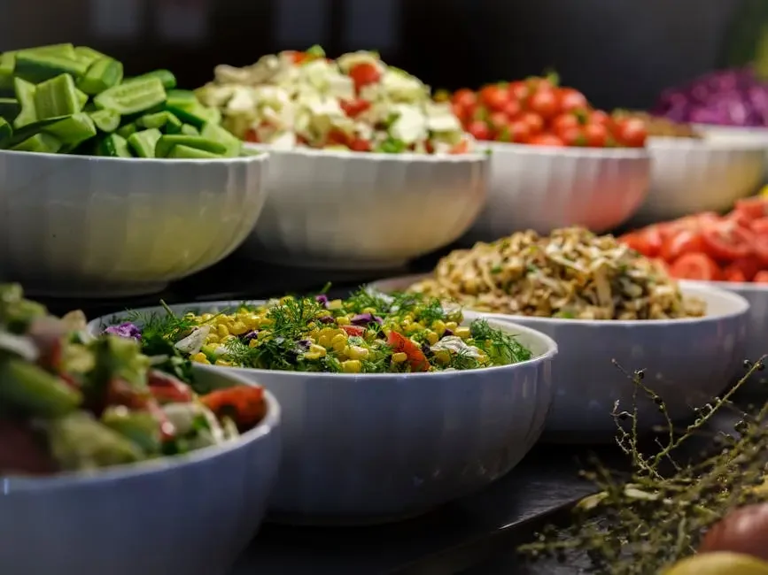 Are There Health Benefits to Eating Salads Regularly?