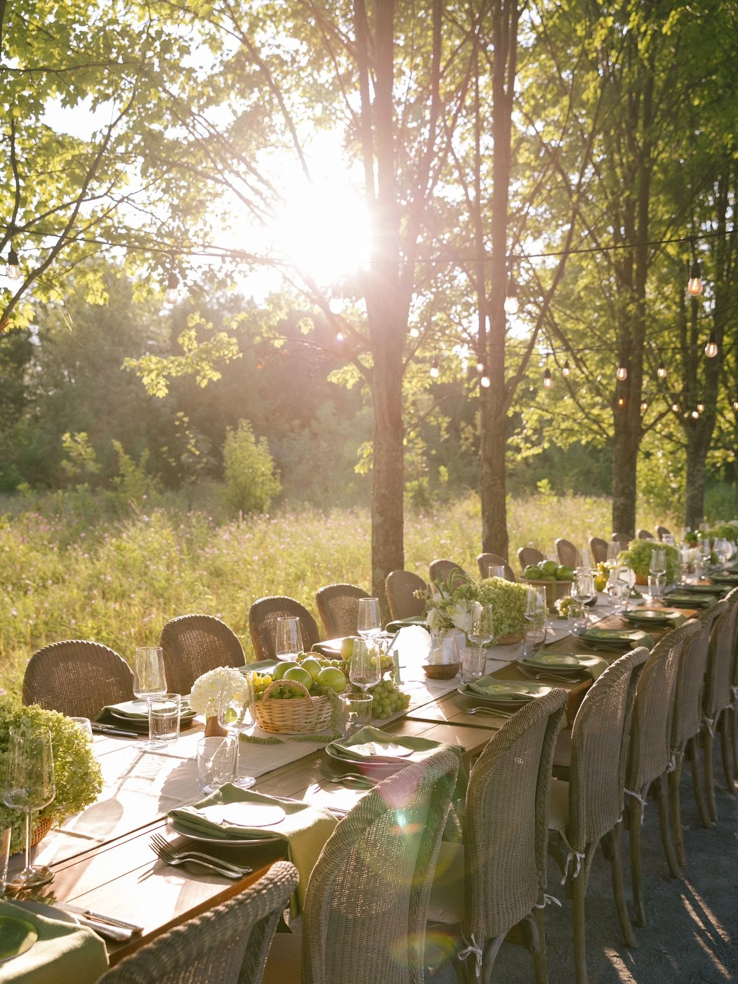 And the final farewell for these guests 🍏Perfectly executed weekend by @tarletonevents 

Event Planning &amp; Design: @tarletonevents
Venue &amp; Catering: @wildflowerauberge
Lighting: @ramareventpros
Rentals: @peakeventservices
Linen: @nuagedes