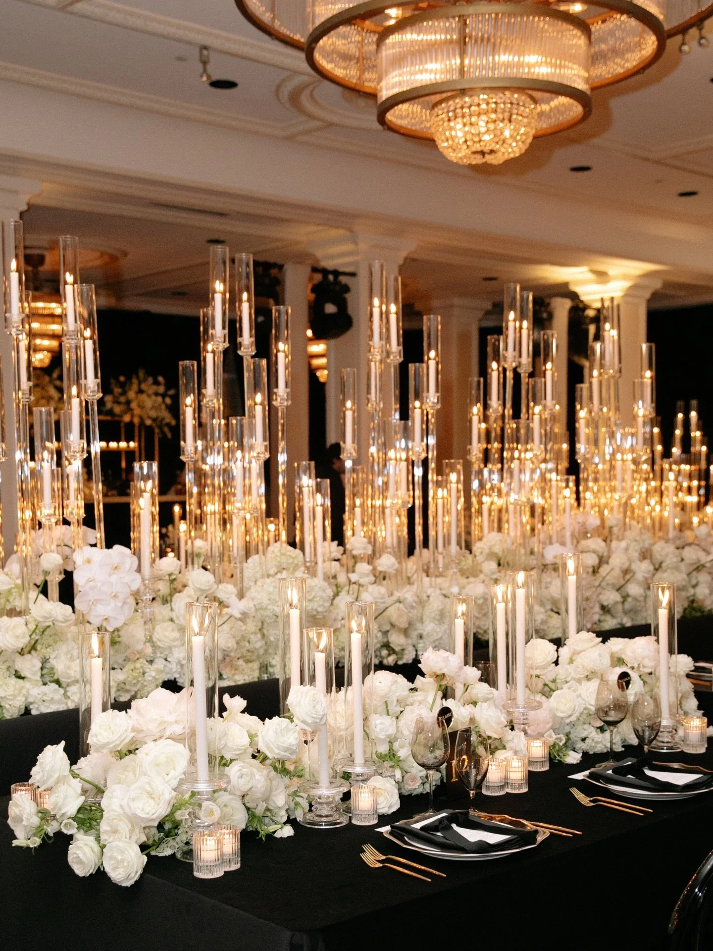 Drenched in florals for this New Orleans wedding!  2nd shot for @nelaphotography.co 
.
.
.
.
.
.
#nycweddingphotographer&nbsp;#weddingphotography&nbsp;#weddingphotographer&nbsp;#newyorkwedding
#nycphotographer