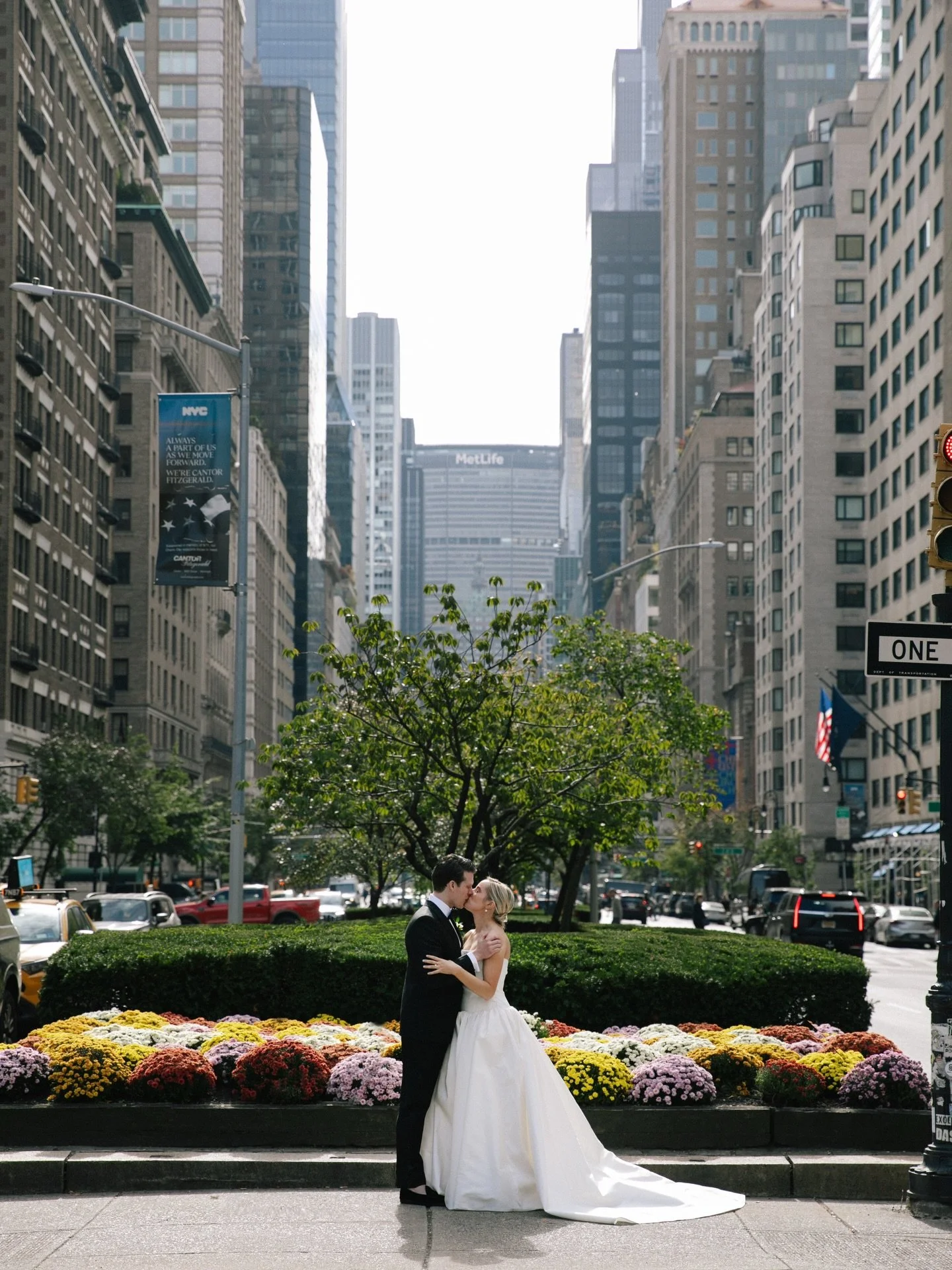 And finally Spring in NYC!
2nd shot for @alyciakravitzstudio 
.
.
.
.
.
.
#nycweddingphotographer&nbsp;#weddingphotography&nbsp;#weddingphotographer&nbsp;#newyorkwedding
#nycphotographer