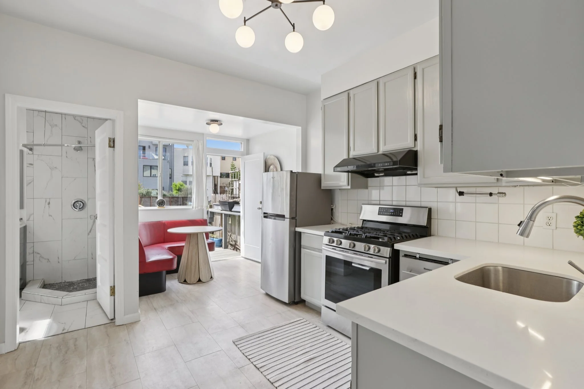 20-web-or-mls-30th Ave-S0409-020.jpg