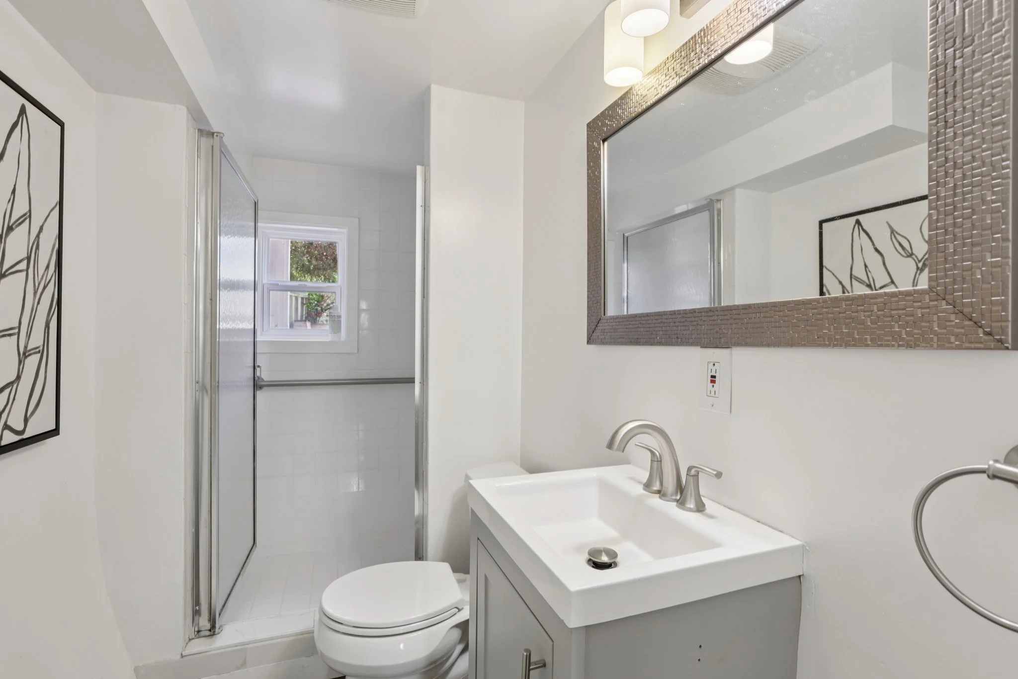 24-web-or-mls-30th Ave-S0409-024.jpg