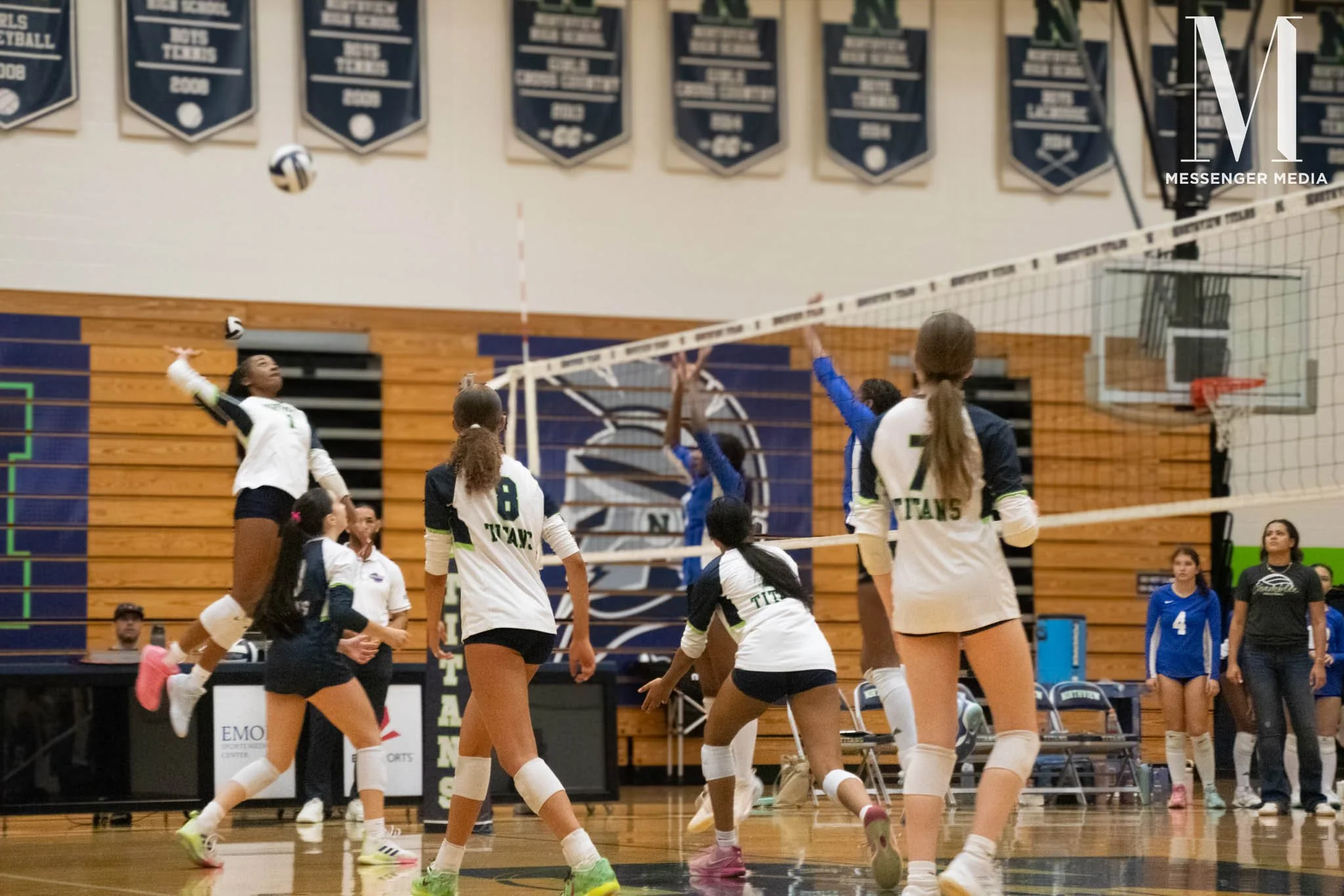 AM VBALL-14.jpg