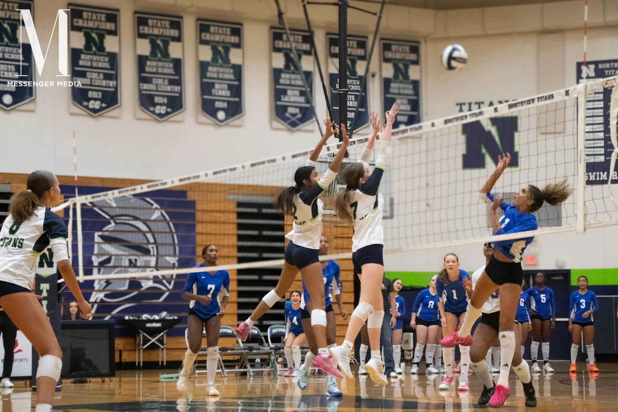 AM VBALL-16.jpg