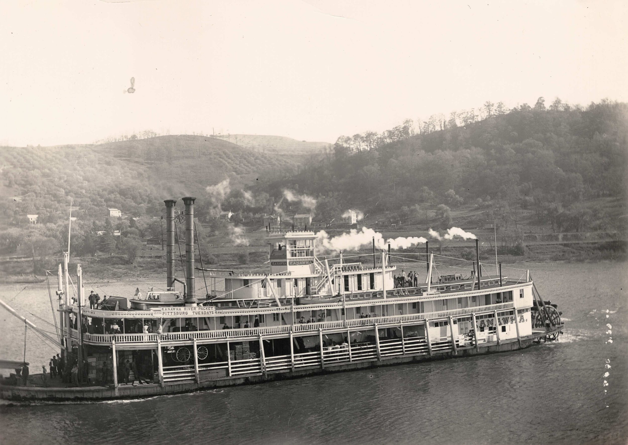 The Kanawha River Packet steam ship on the river