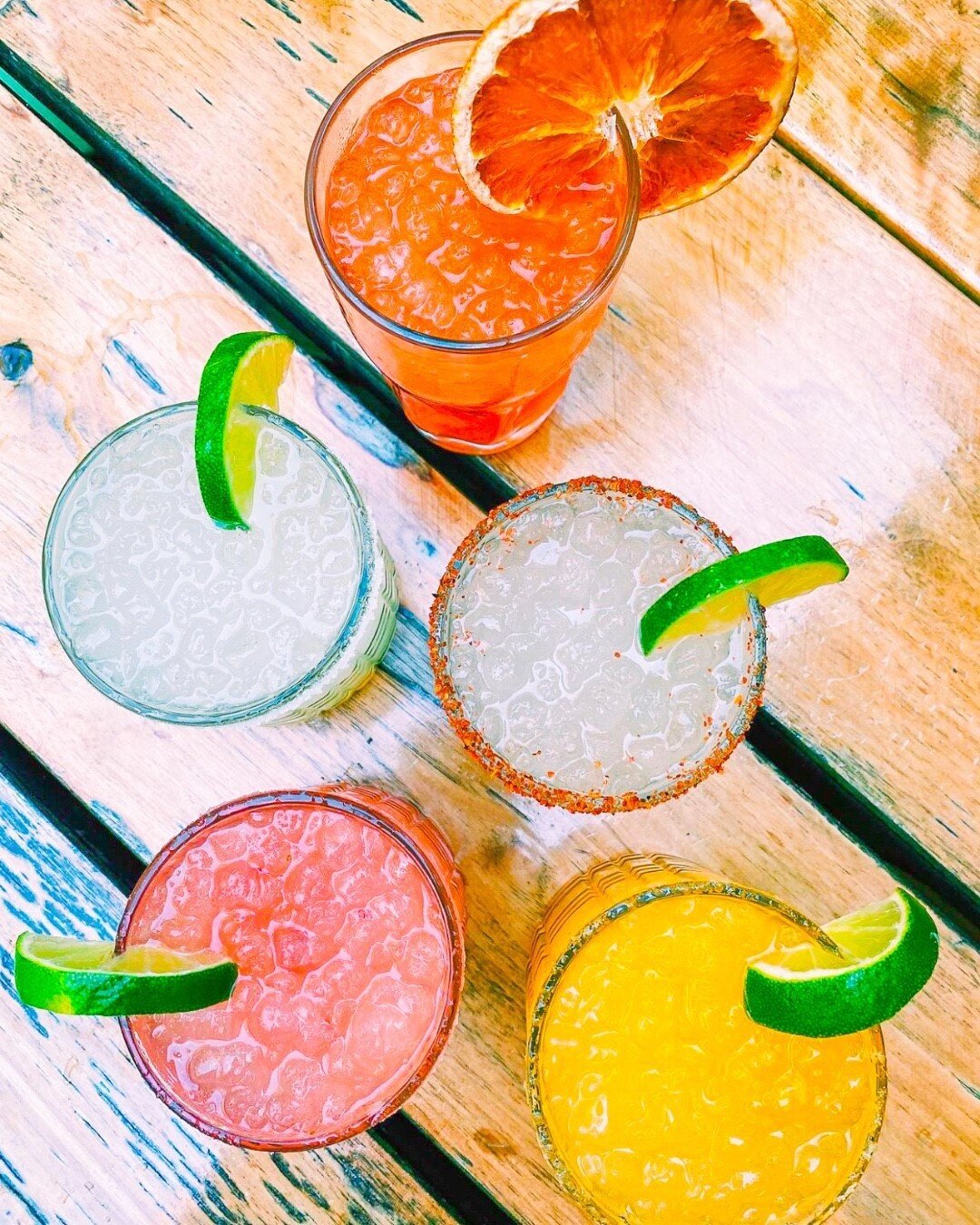 Which cocktail is your favorite 🤔 
Come start your weekend right and book your reservations now!
@phill_my_glass 📸 
#junophilly #phillytacos #phillyphilly #phillydrinks #phillyeats #phillylove #phillymargs #phillycocktails #phillytakeout #phillyfun