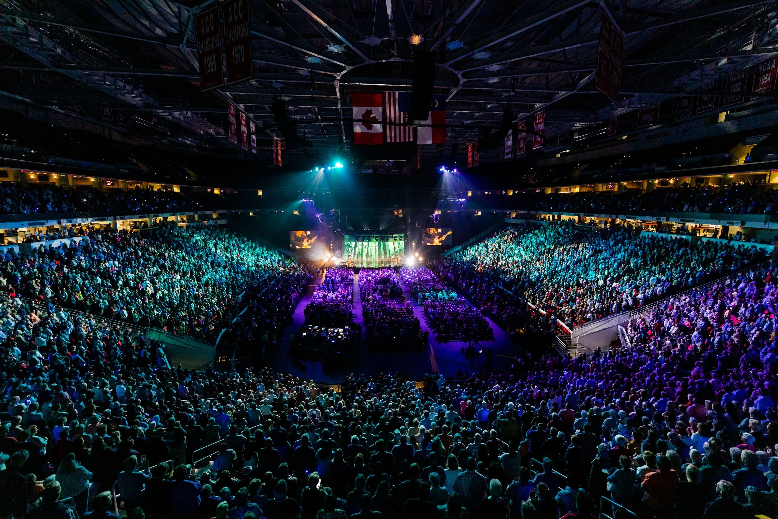 WideCrowdShot-1.jpg