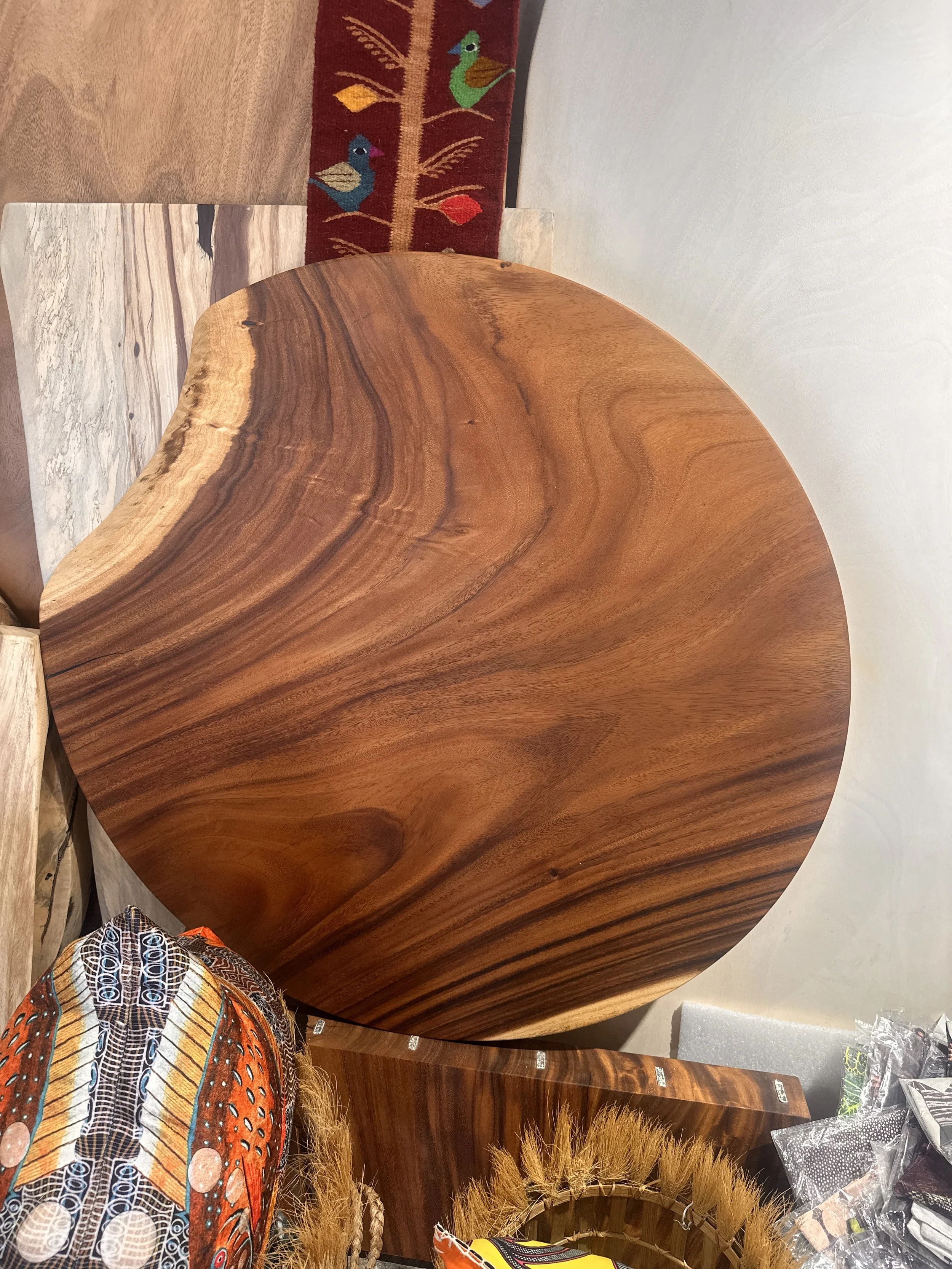 Round table acacia 40 inch.JPG