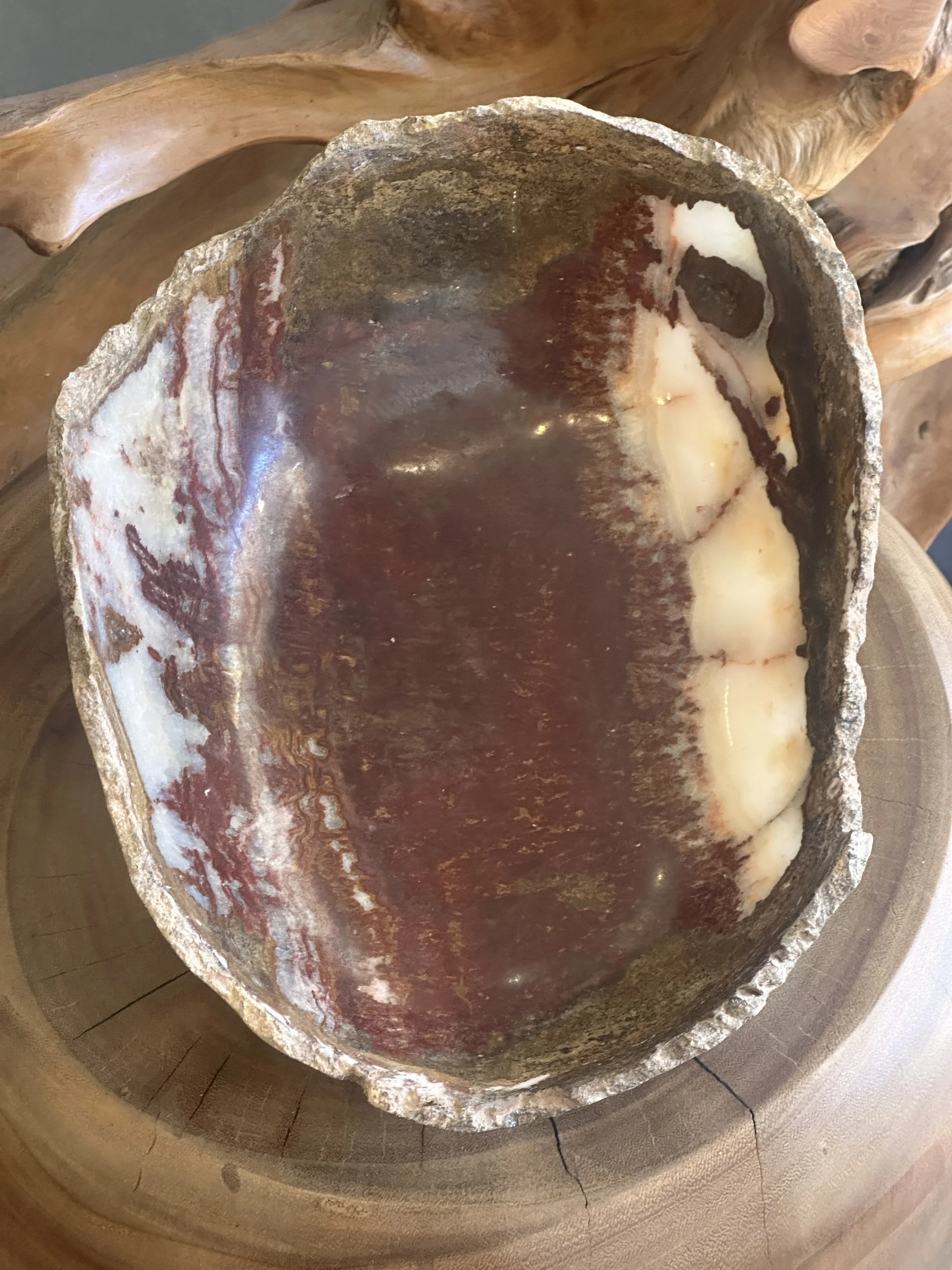 Rare onyx bowl in burgundy.JPG