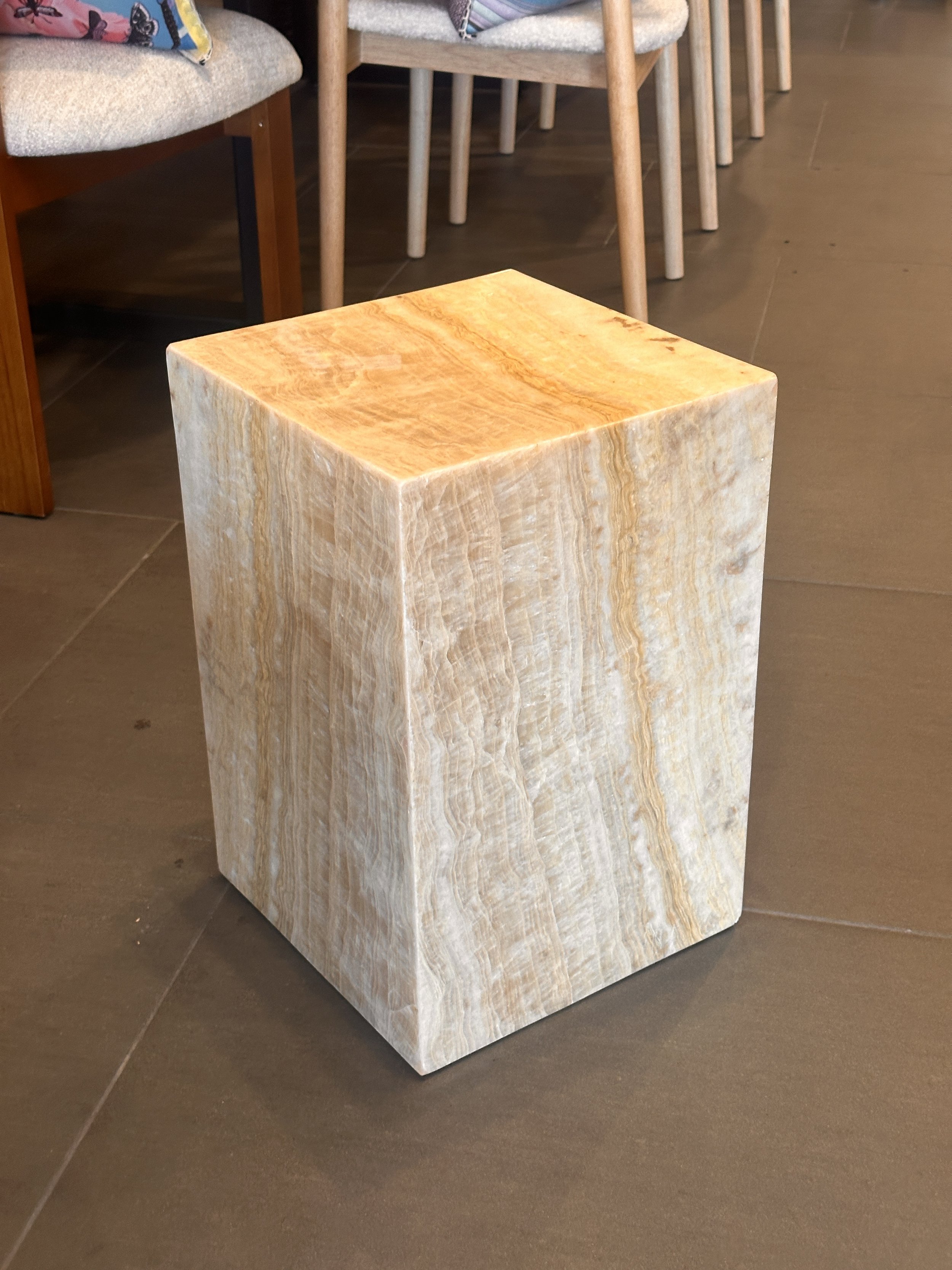 End Table onyx.JPG