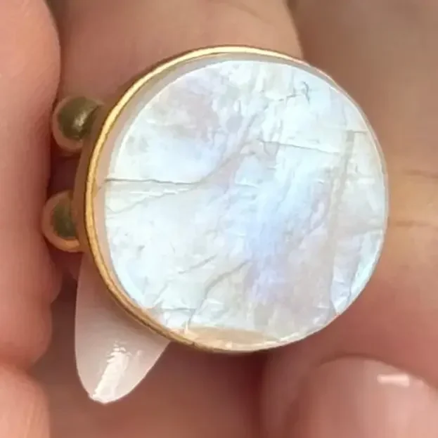Rainbow+Moonstone+Ring+Gold.webp