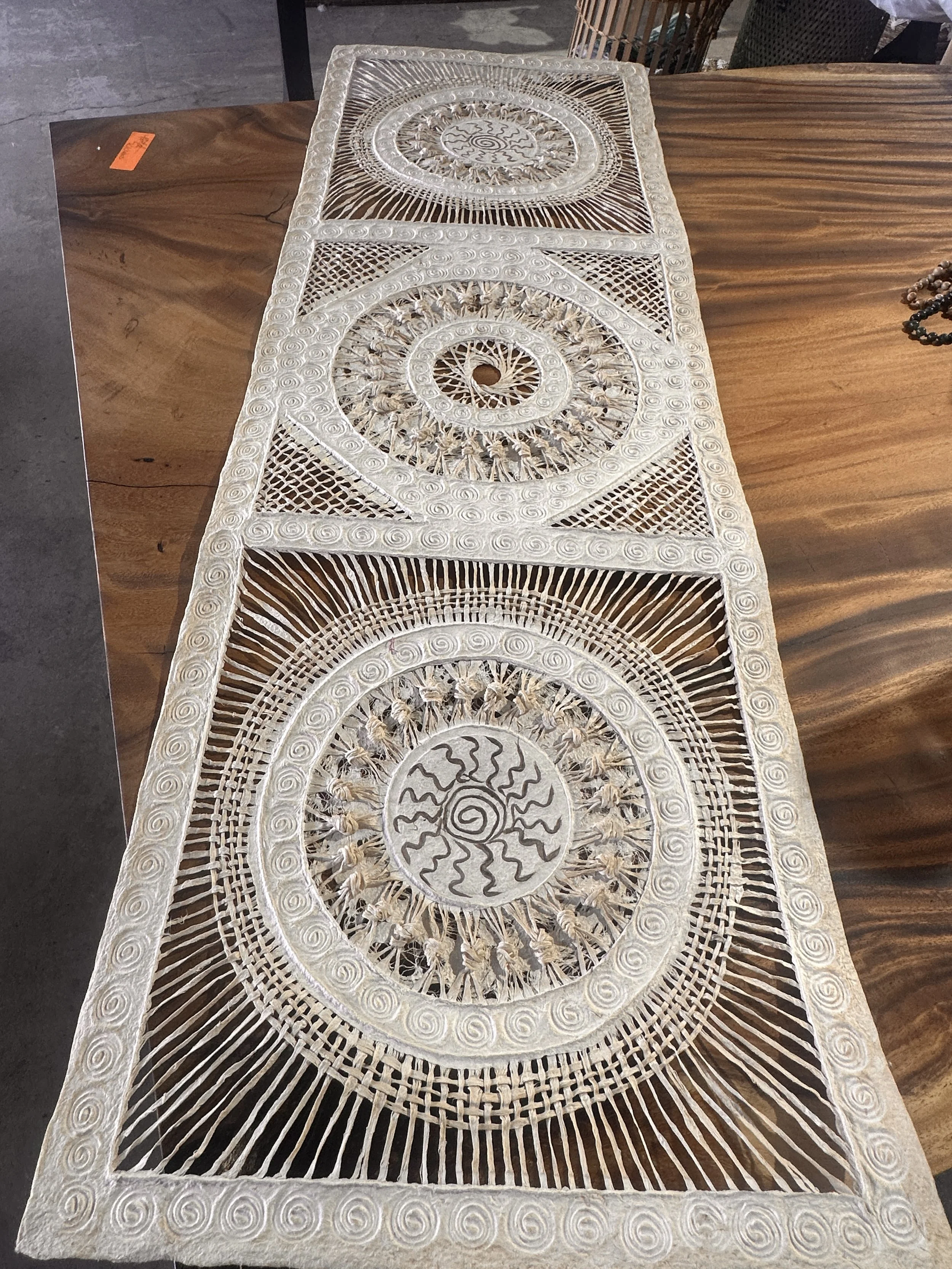 47" log amate in bone white.JPG