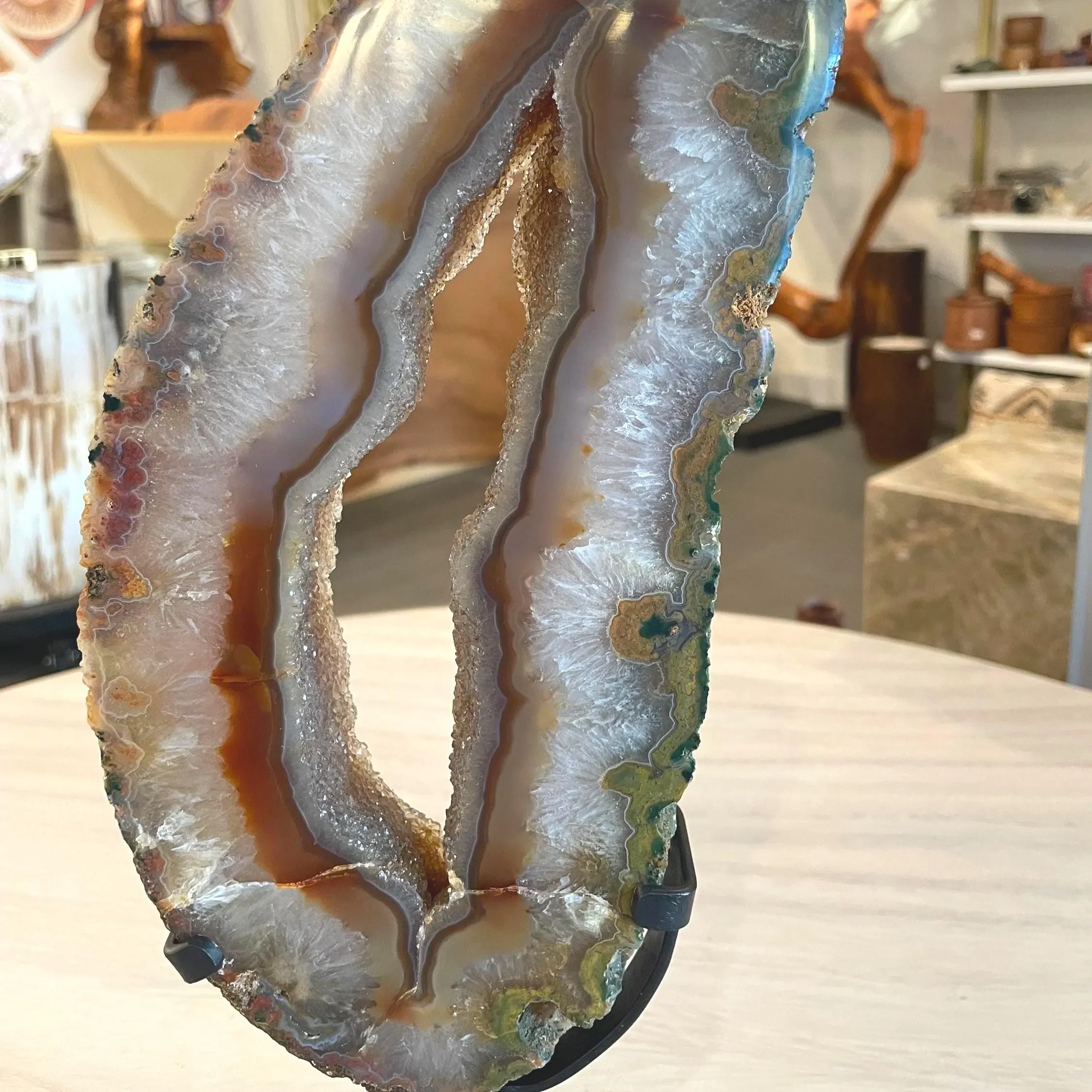 Agate closeup with Druzy.webp