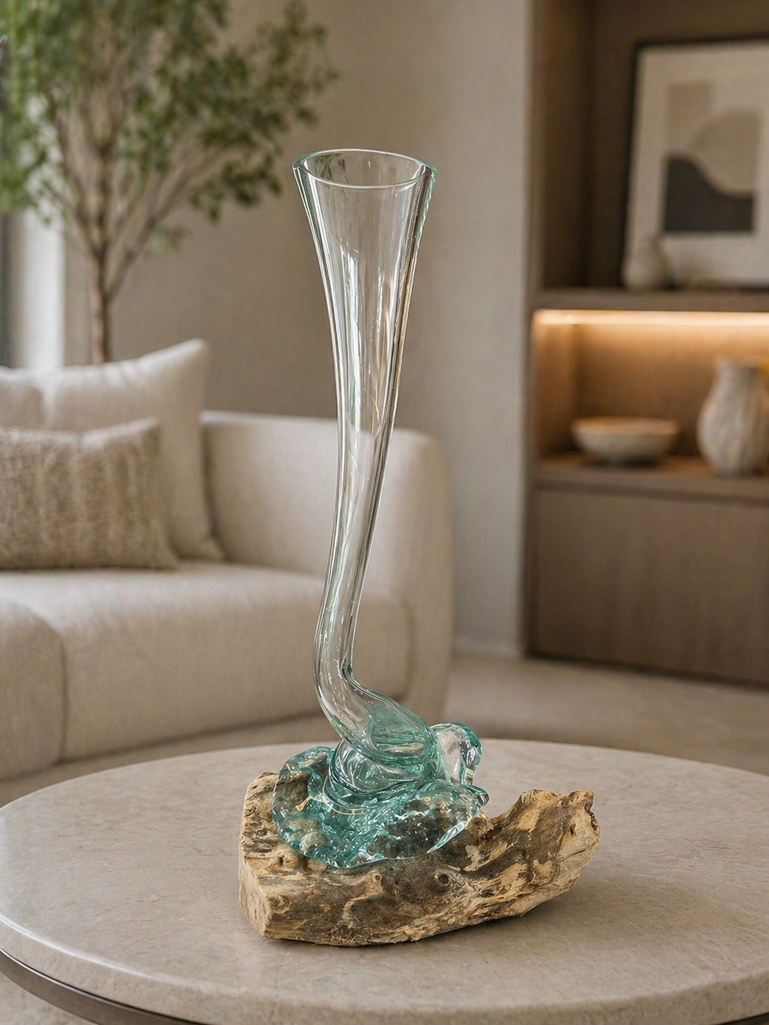 Blown glass vase the twist.PNG
