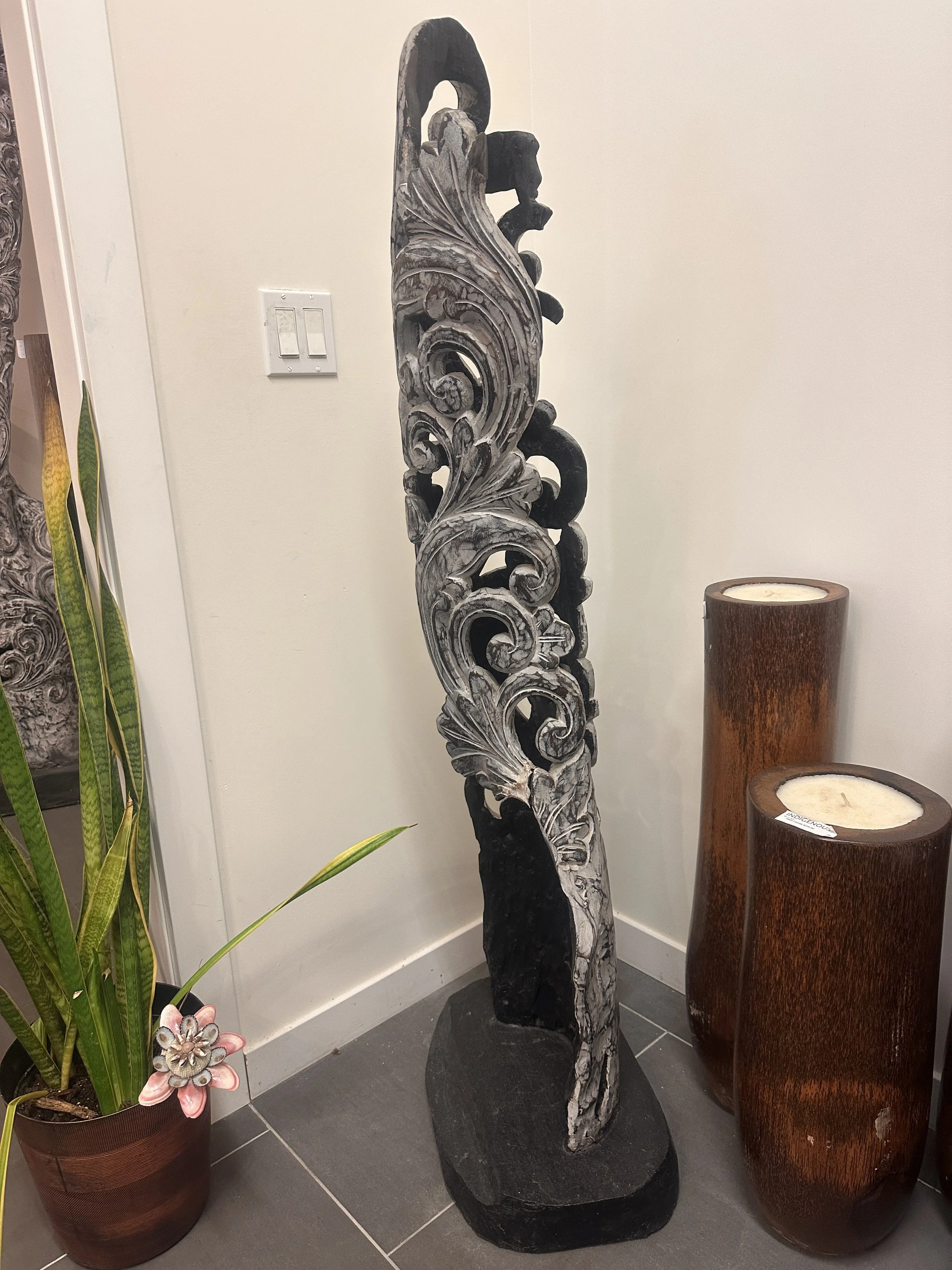 Hand crafted Tree carving.JPG