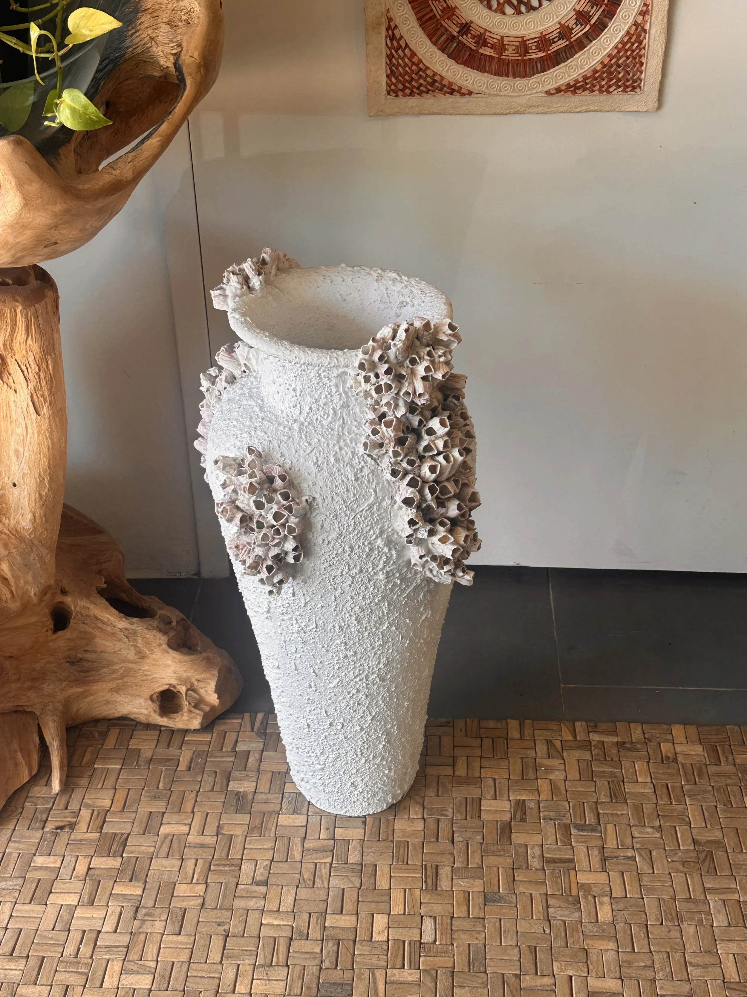 Barnacale Vase white.JPG