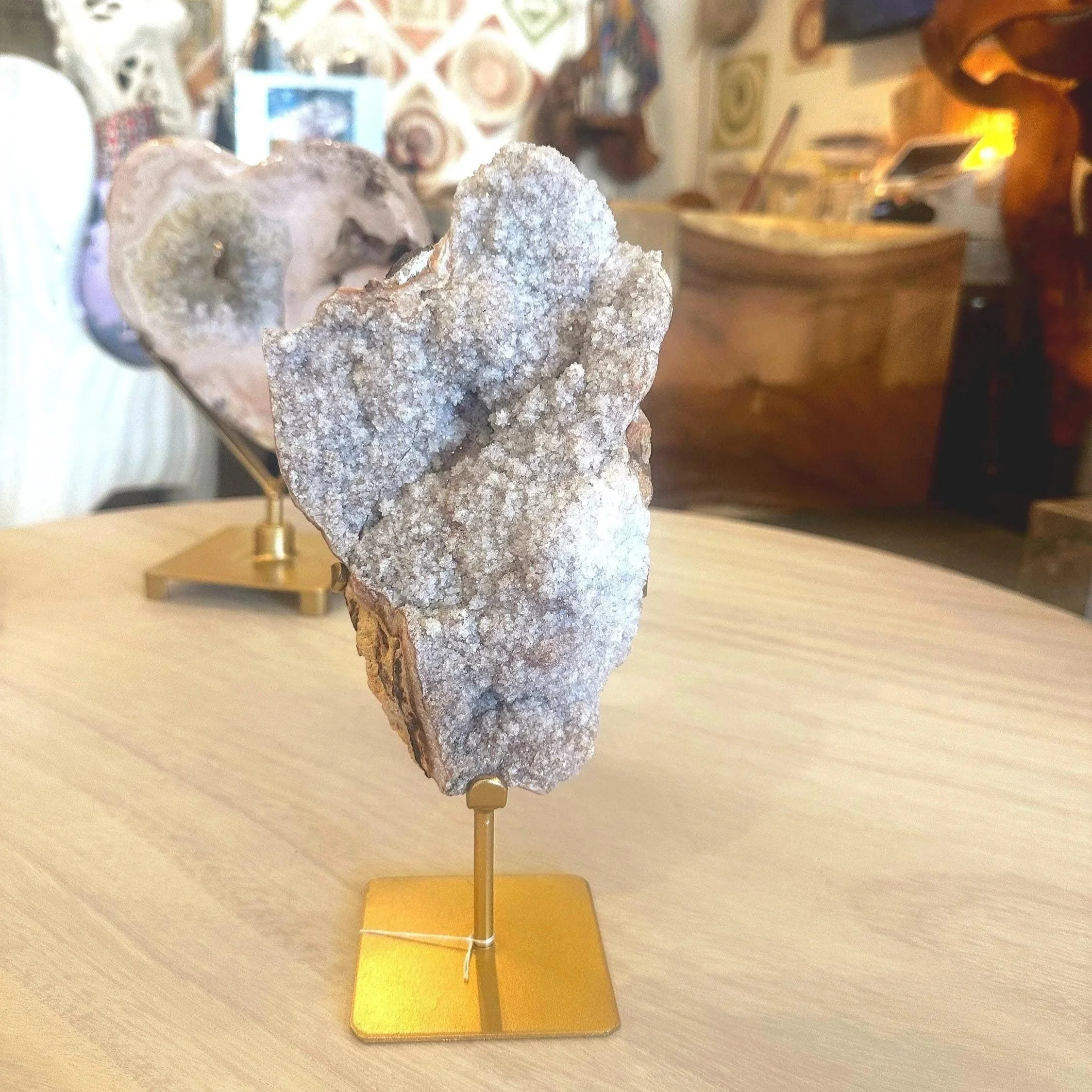 Druzy+on+gold+stand.jpg