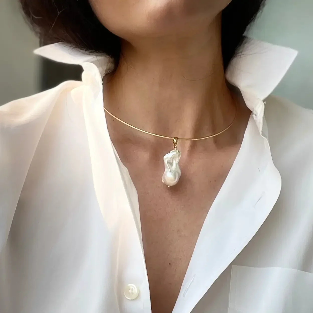 Minimalist+Pearl+Necklace.webp